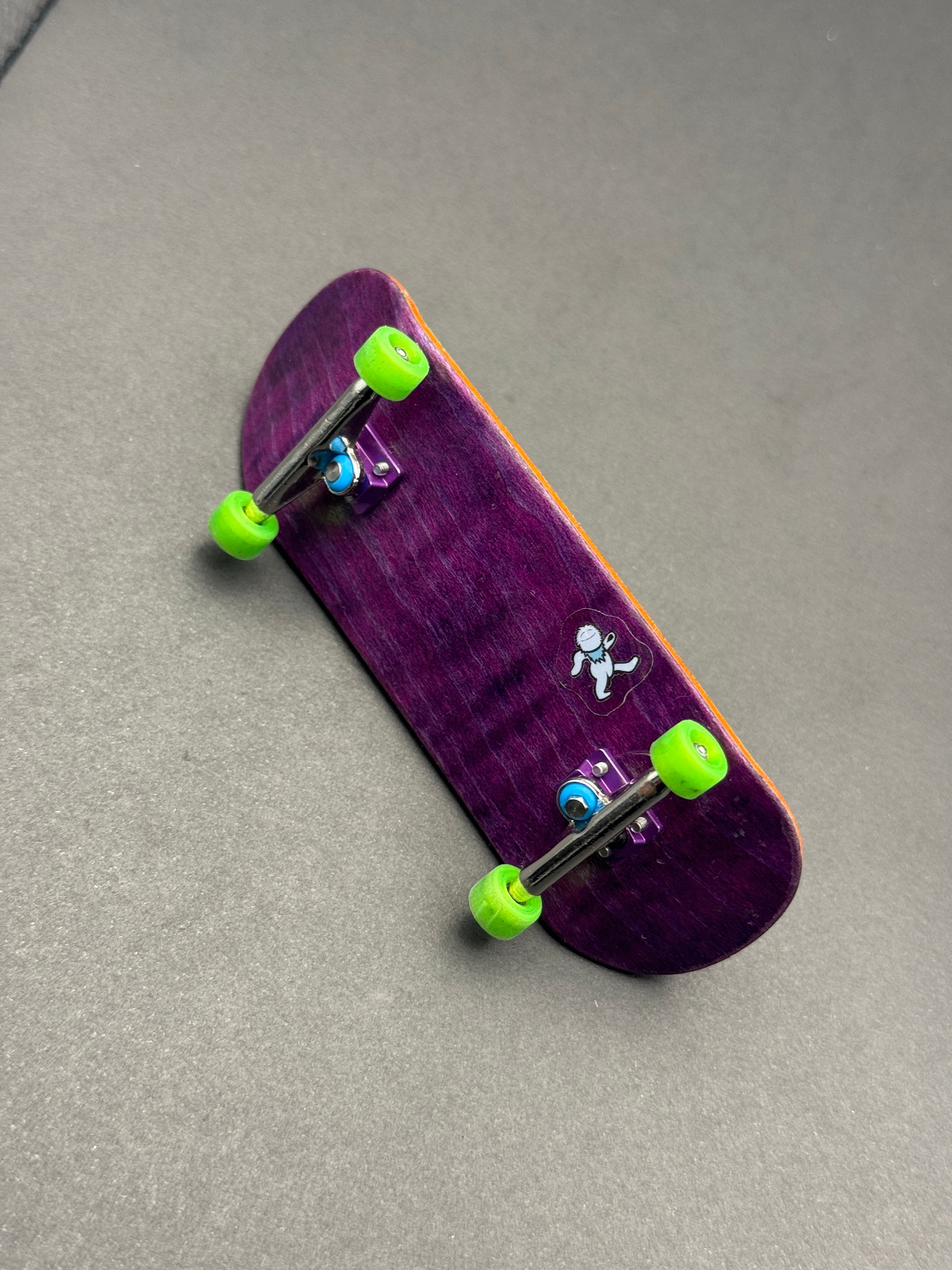 MoonBelly 34mm / Deli Trux 34mm / No Comply Sesh Savers - Skated Complete