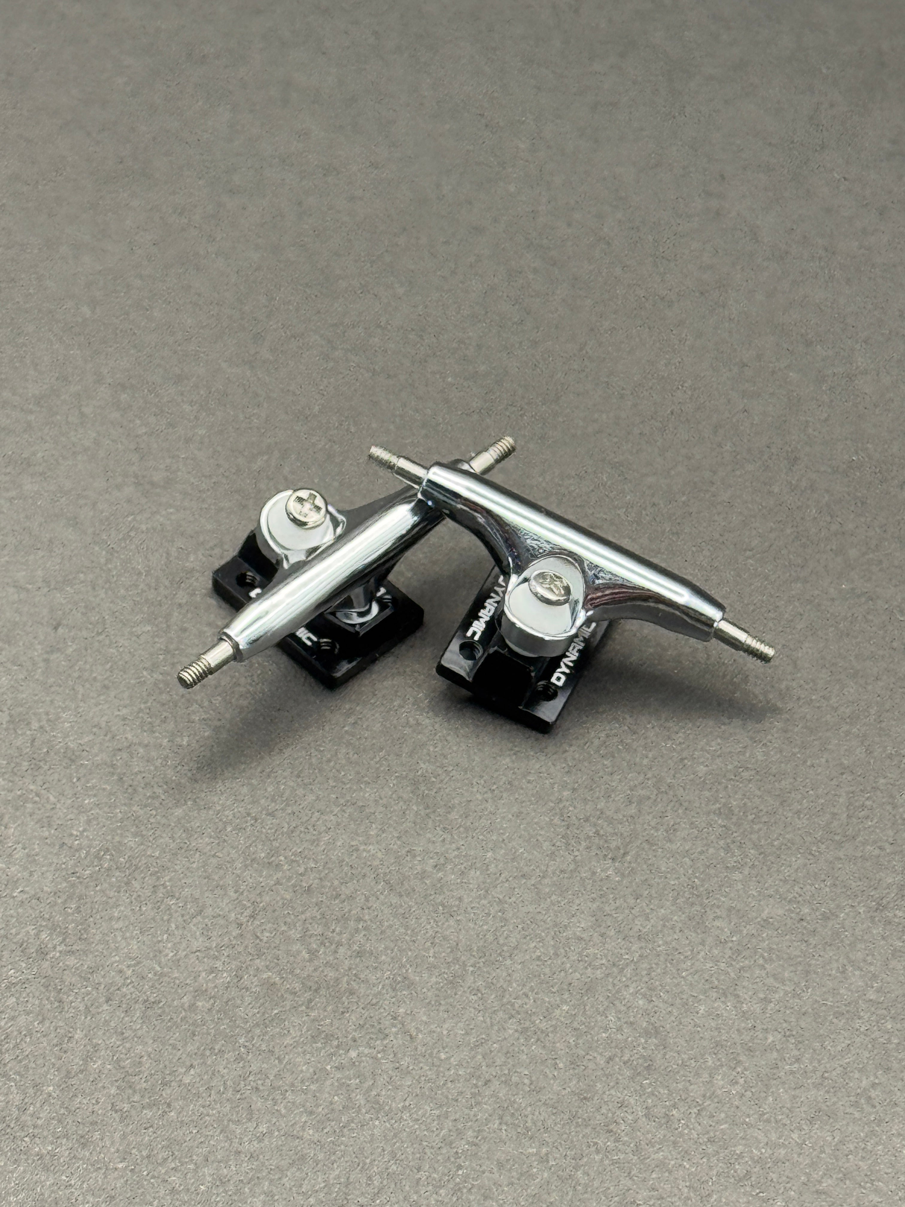 Dynamic Standard Crome Hanger / Colored Baseplates - Fresh (Select Size & Color)