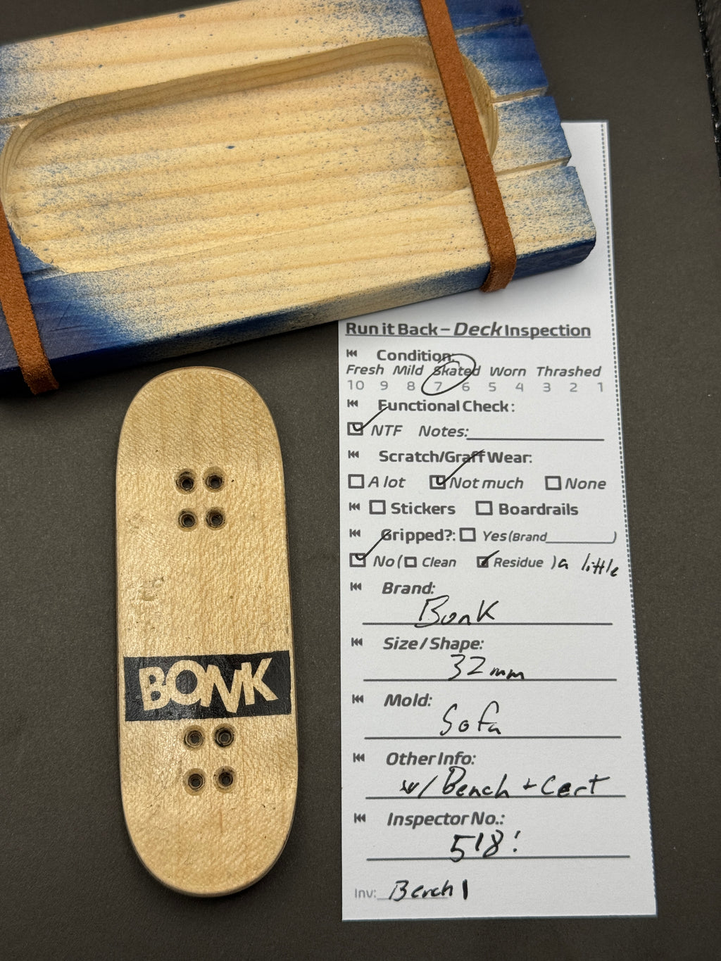 Bonk 32mm Sofa - inspection card with bench and box
