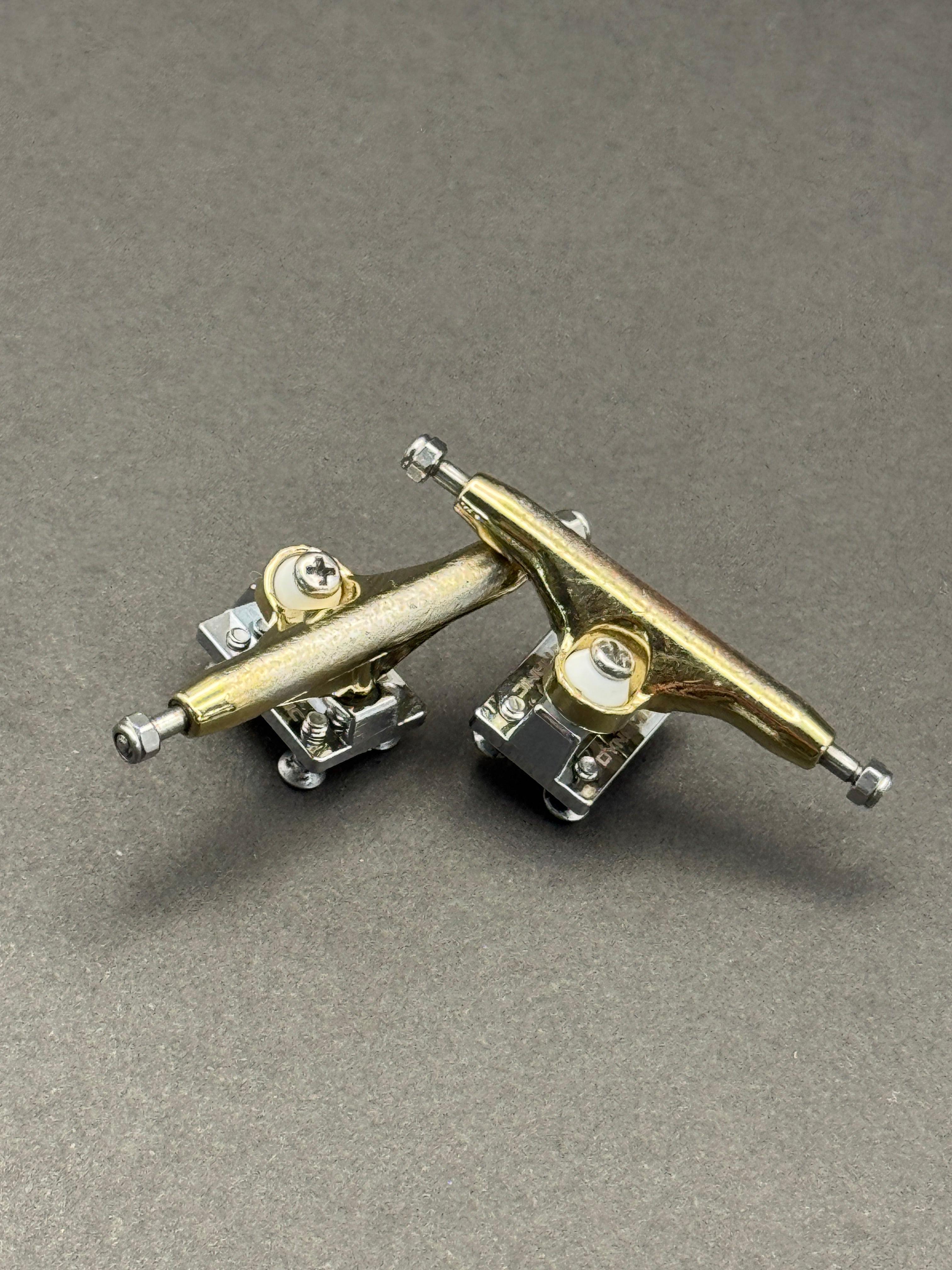 Dynamic 34mm Gold / Chrome – Skated – Product Photo