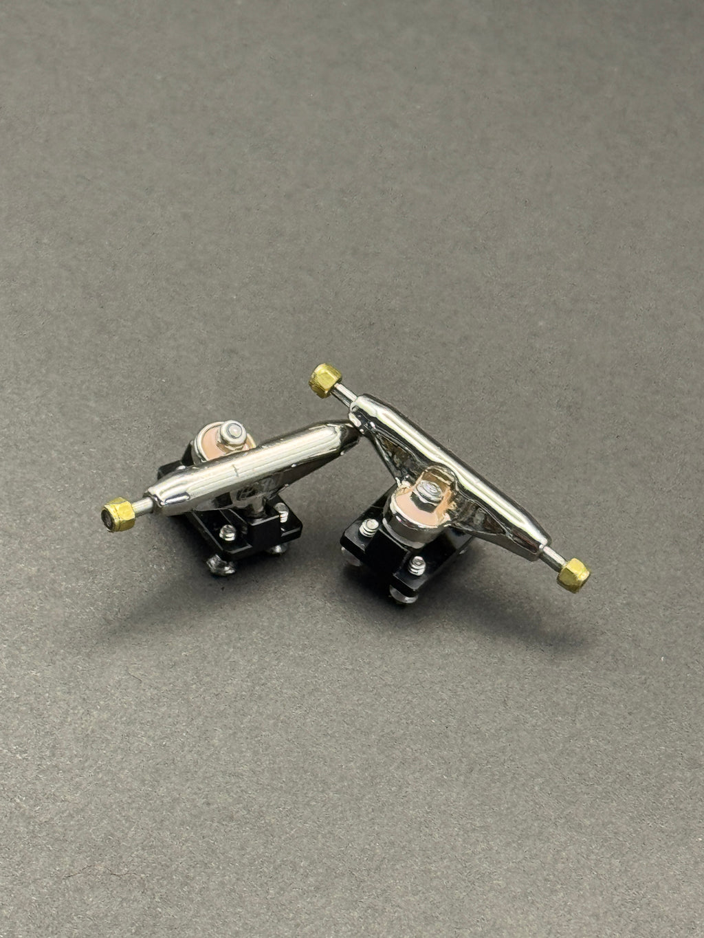 Deli Trux T1 26mm Chrome / Black – Skated – Product Photo