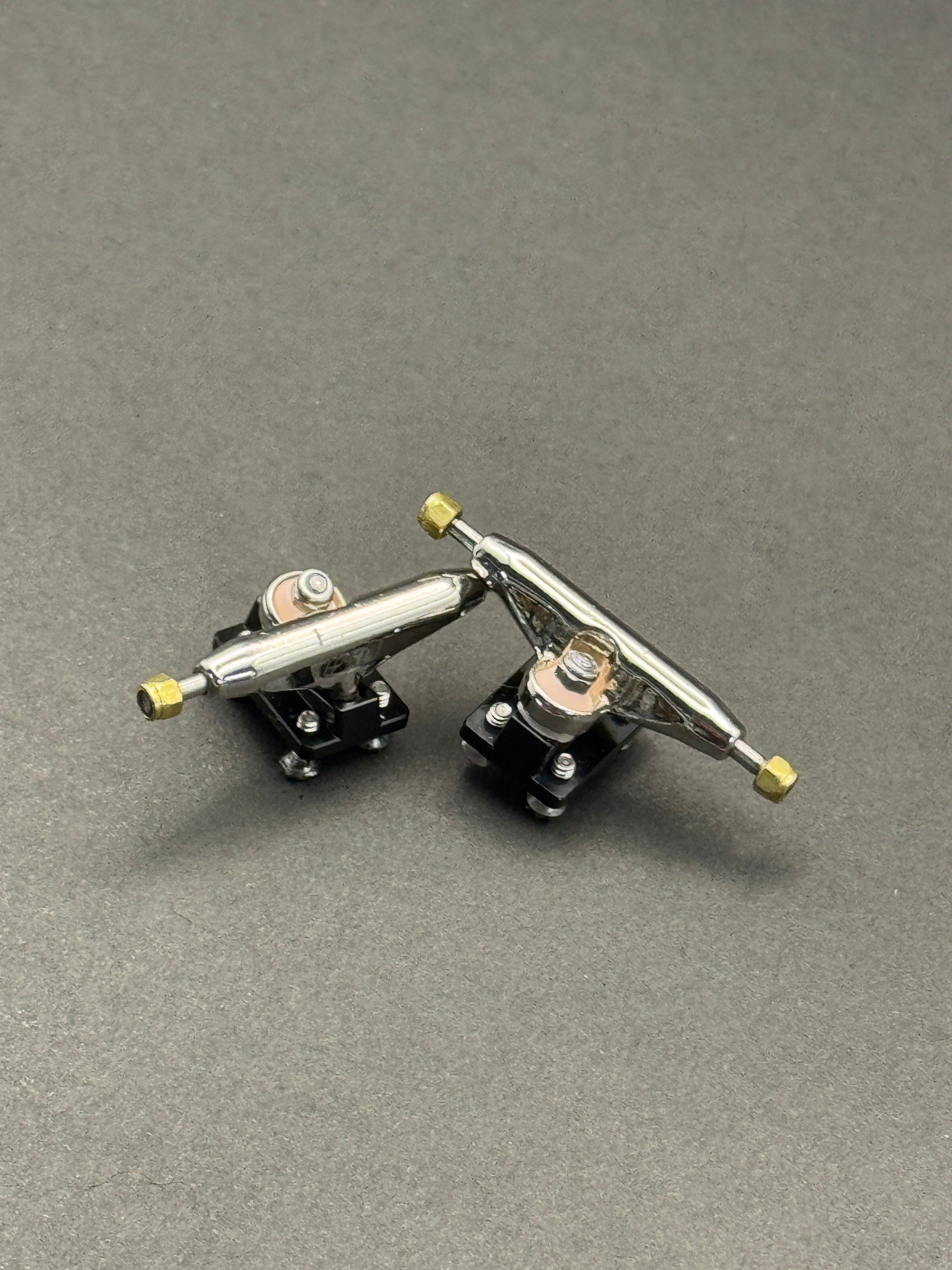 Deli Trux T1 26mm Chrome / Black – Skated – Product Photo