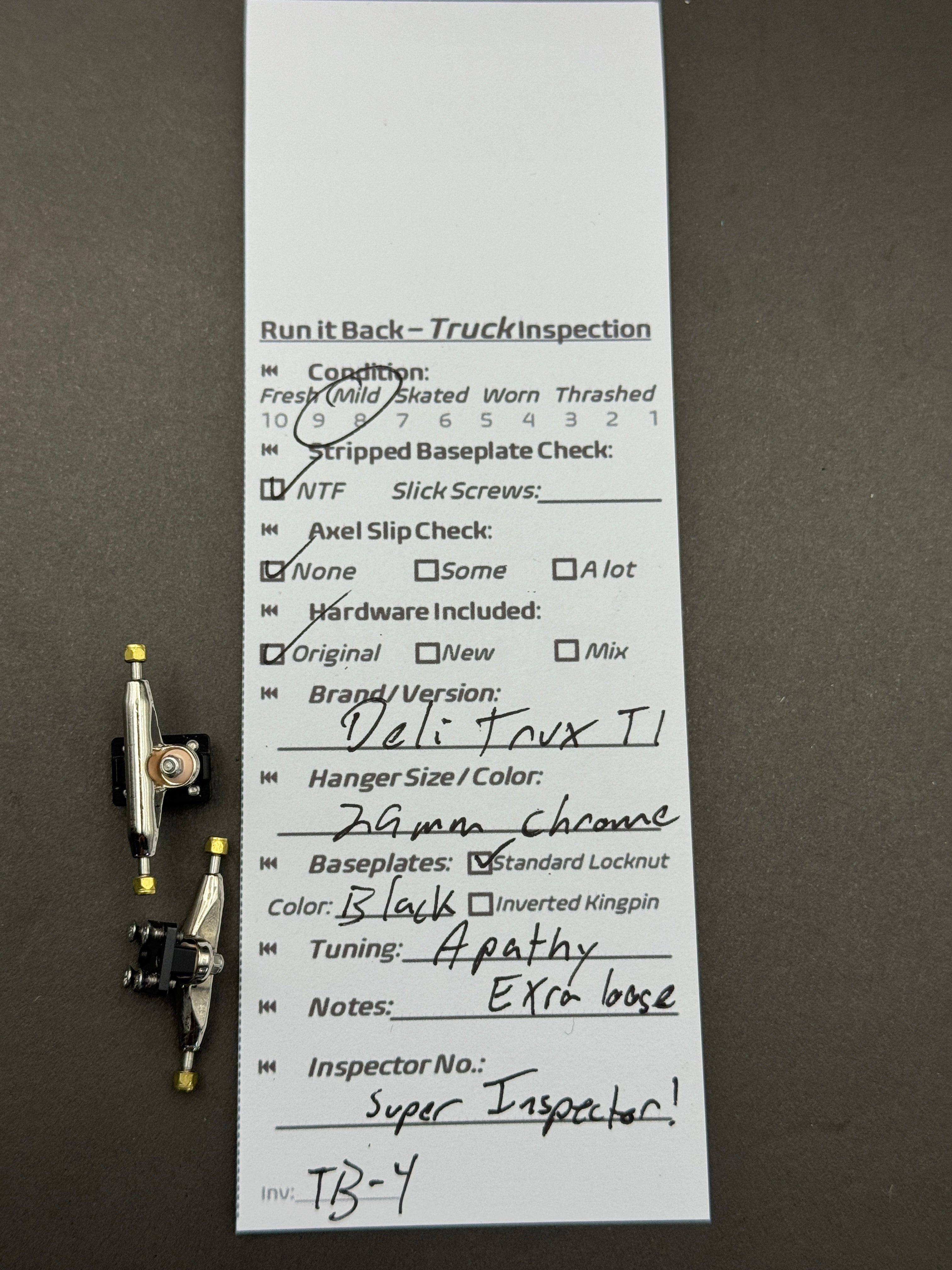 Deli Trux T1 26mm Chrome / Black – Skated – Inspection Card