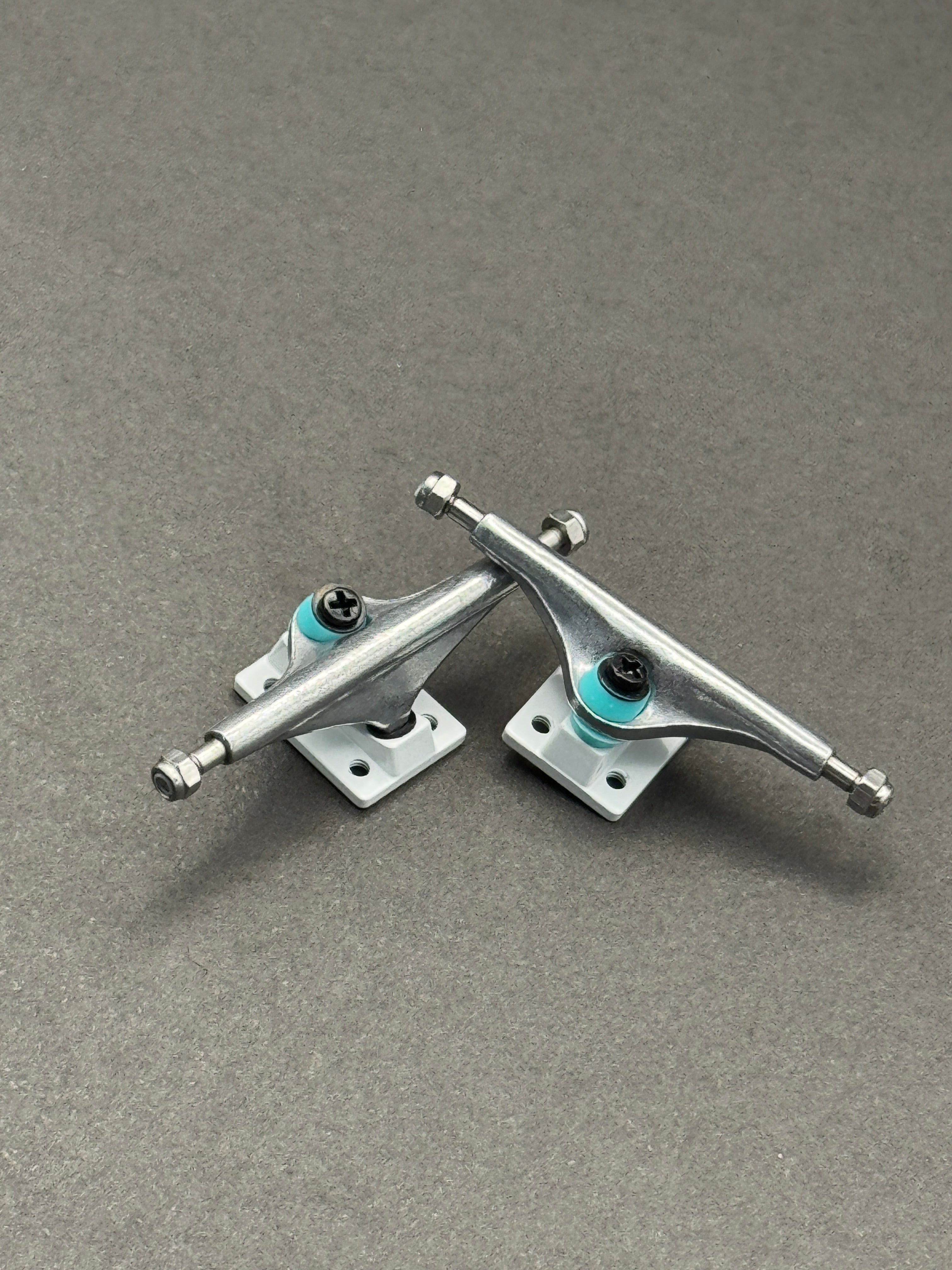 Caramel 3.0 + Vortex V3 33mm Chrome / Arctic – Fresh – Product Photo