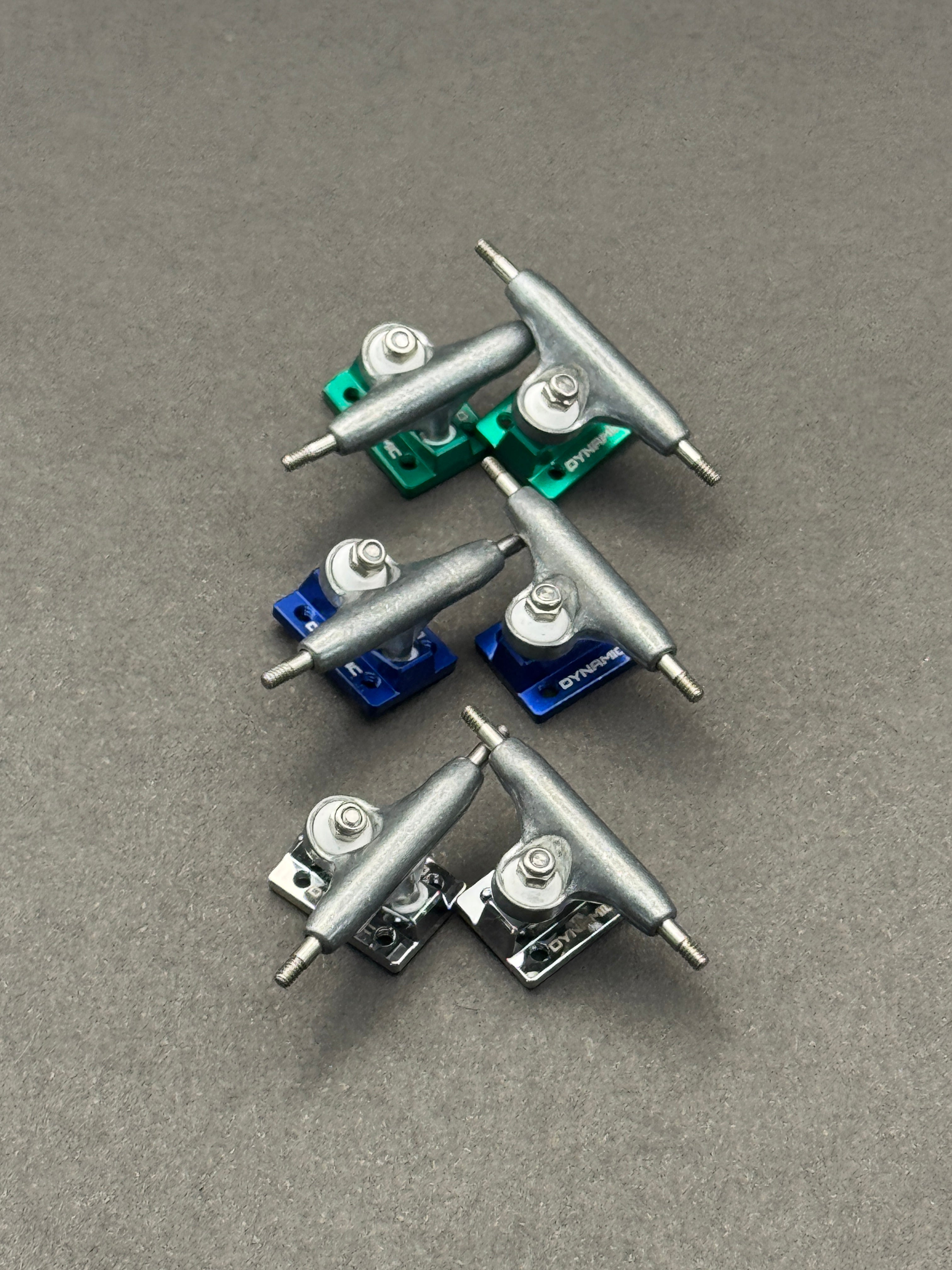 Dynamic SE 26mm Raw – Fresh – Product Photo (Green, Blue, Chrome variants)