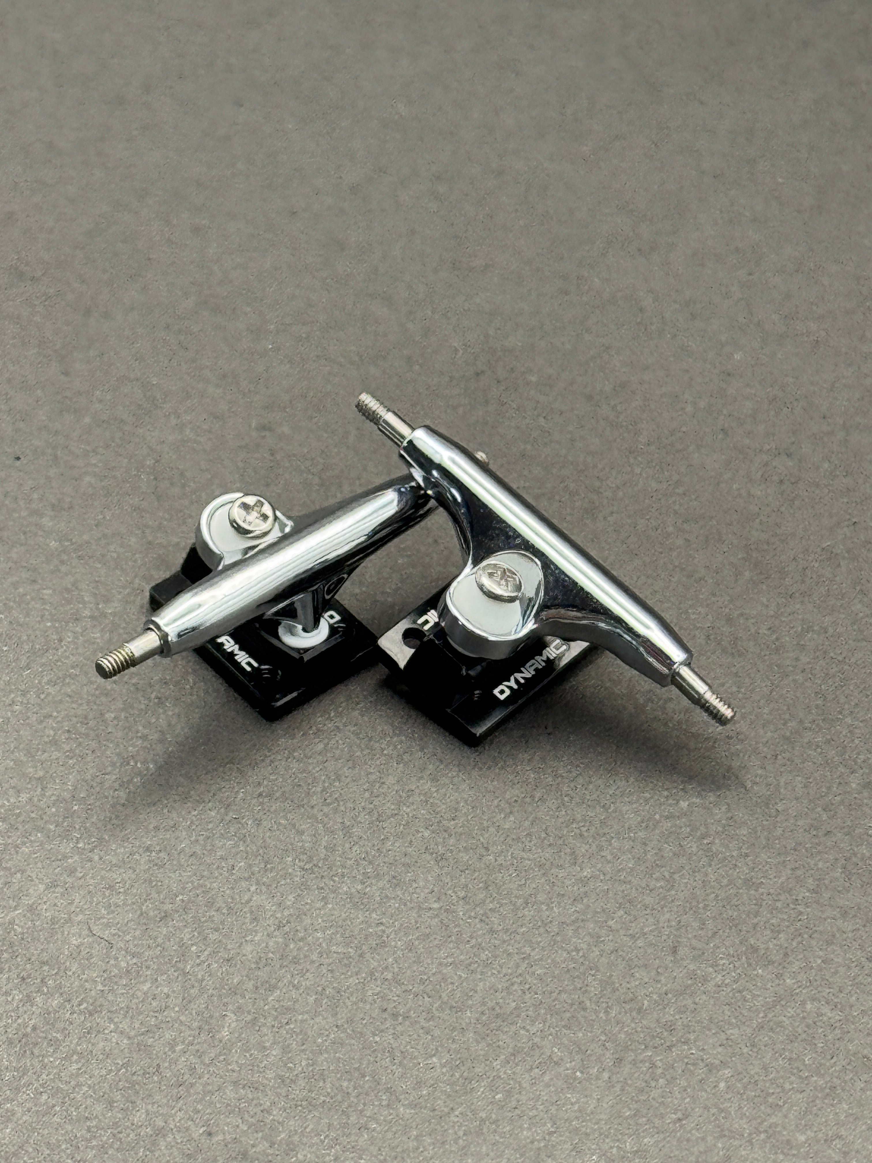 Dynamic 29mm Chrome / Black – Fresh – Product Photo