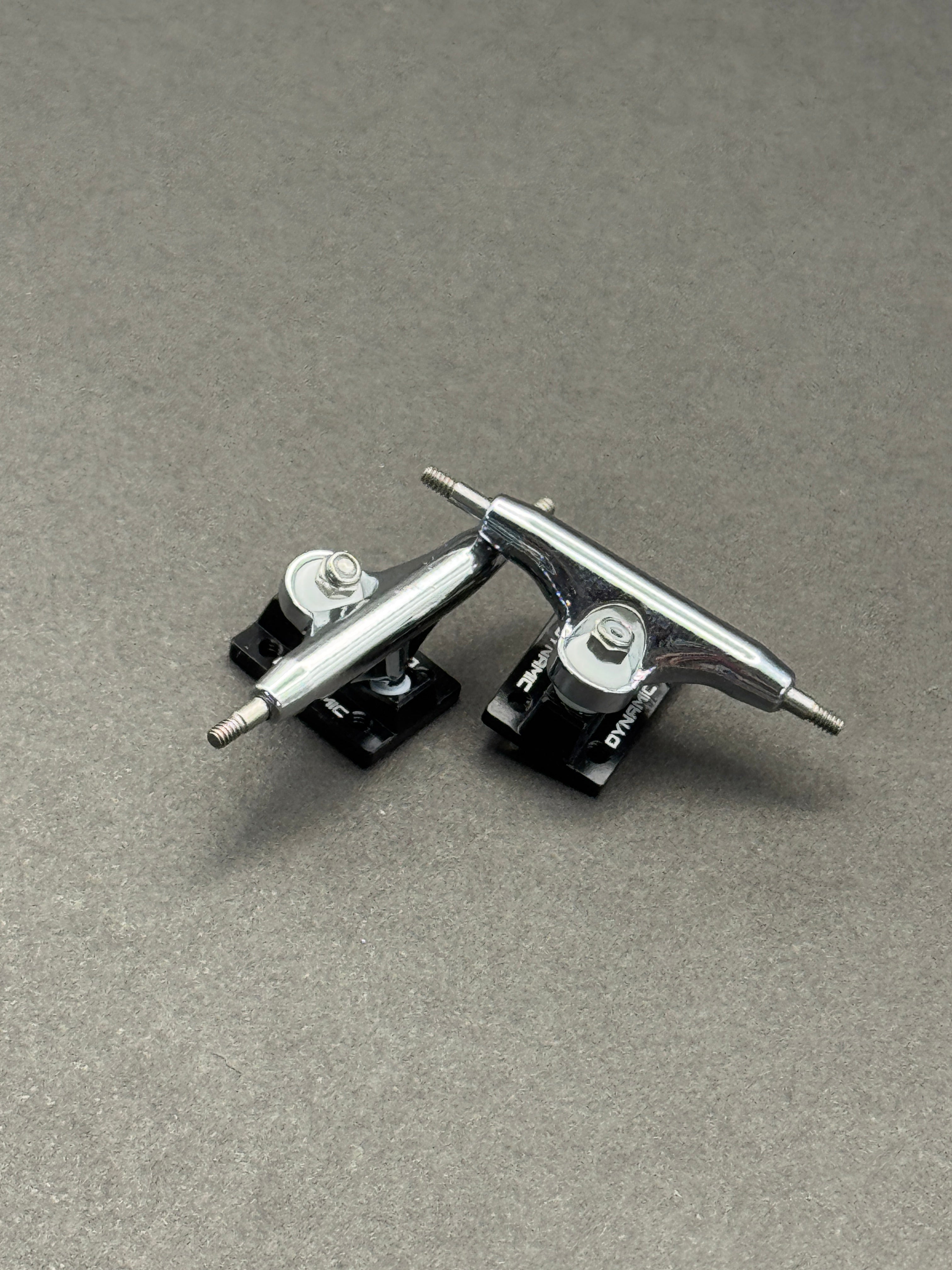 Dynamic SE 29mm Chrome / Black – Fresh – Product Photo