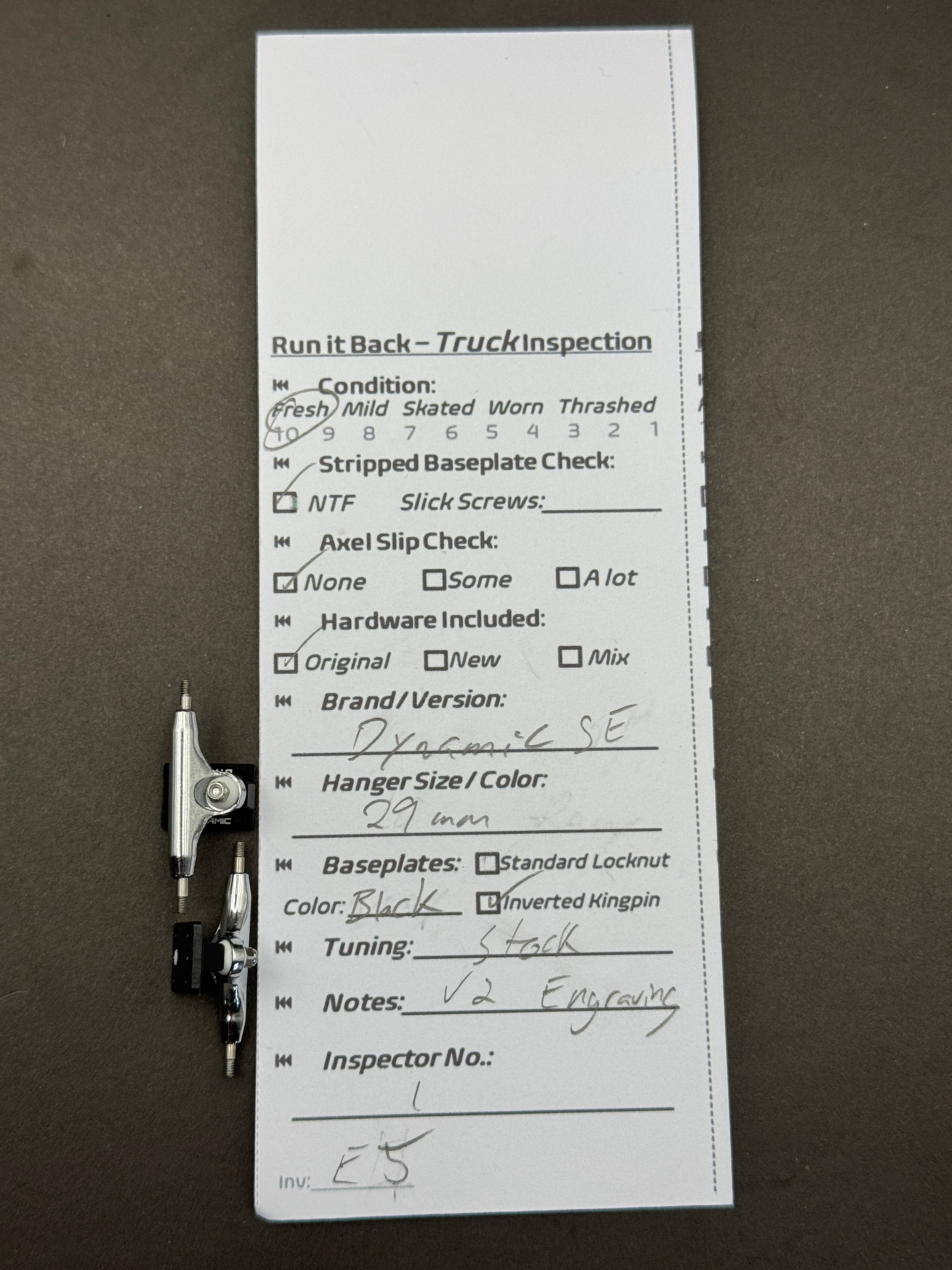 Dynamic SE 29mm Chrome / Black – Fresh – Inspection Card