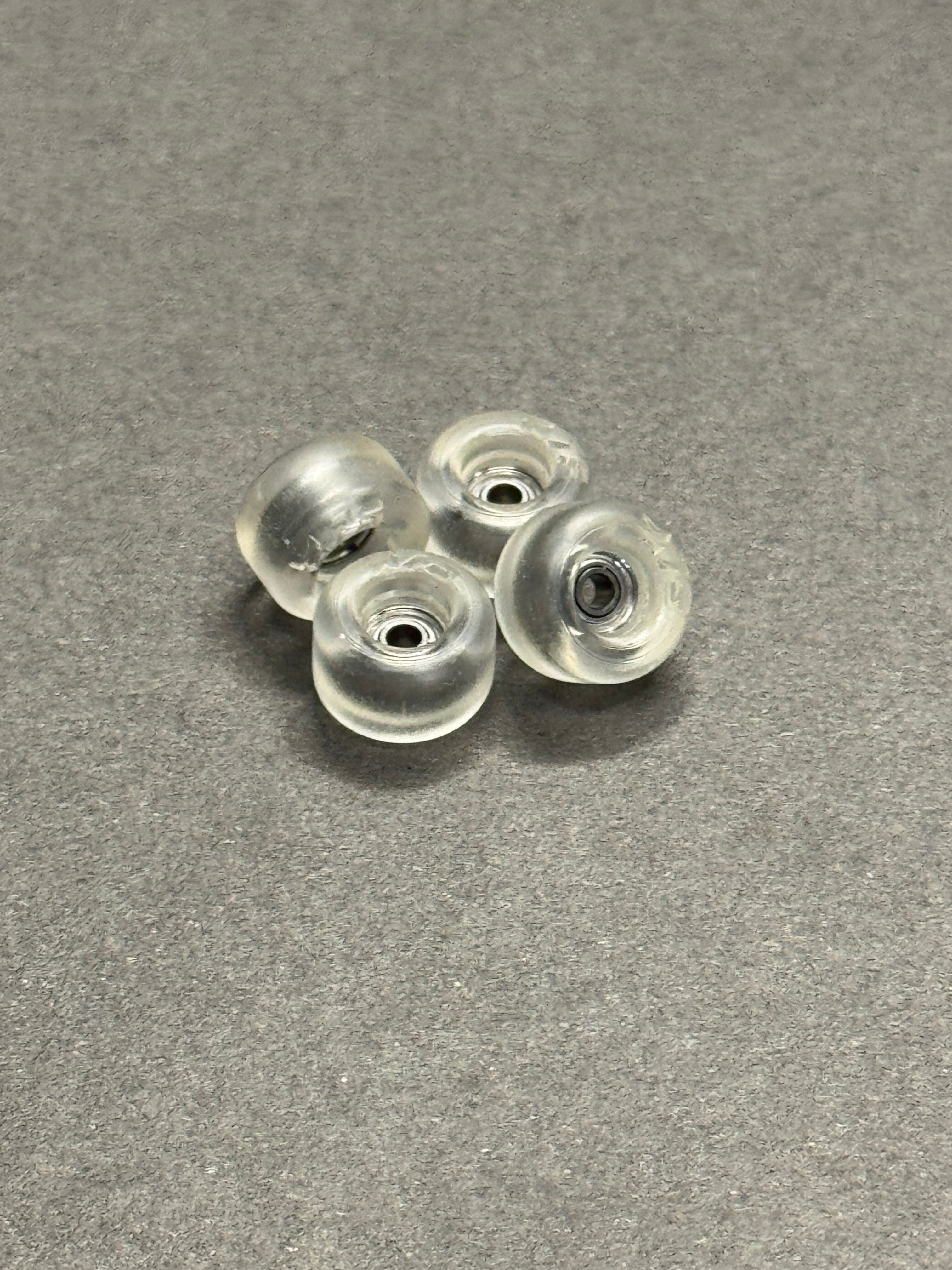 Blob 80s Clear fingerboard wheels