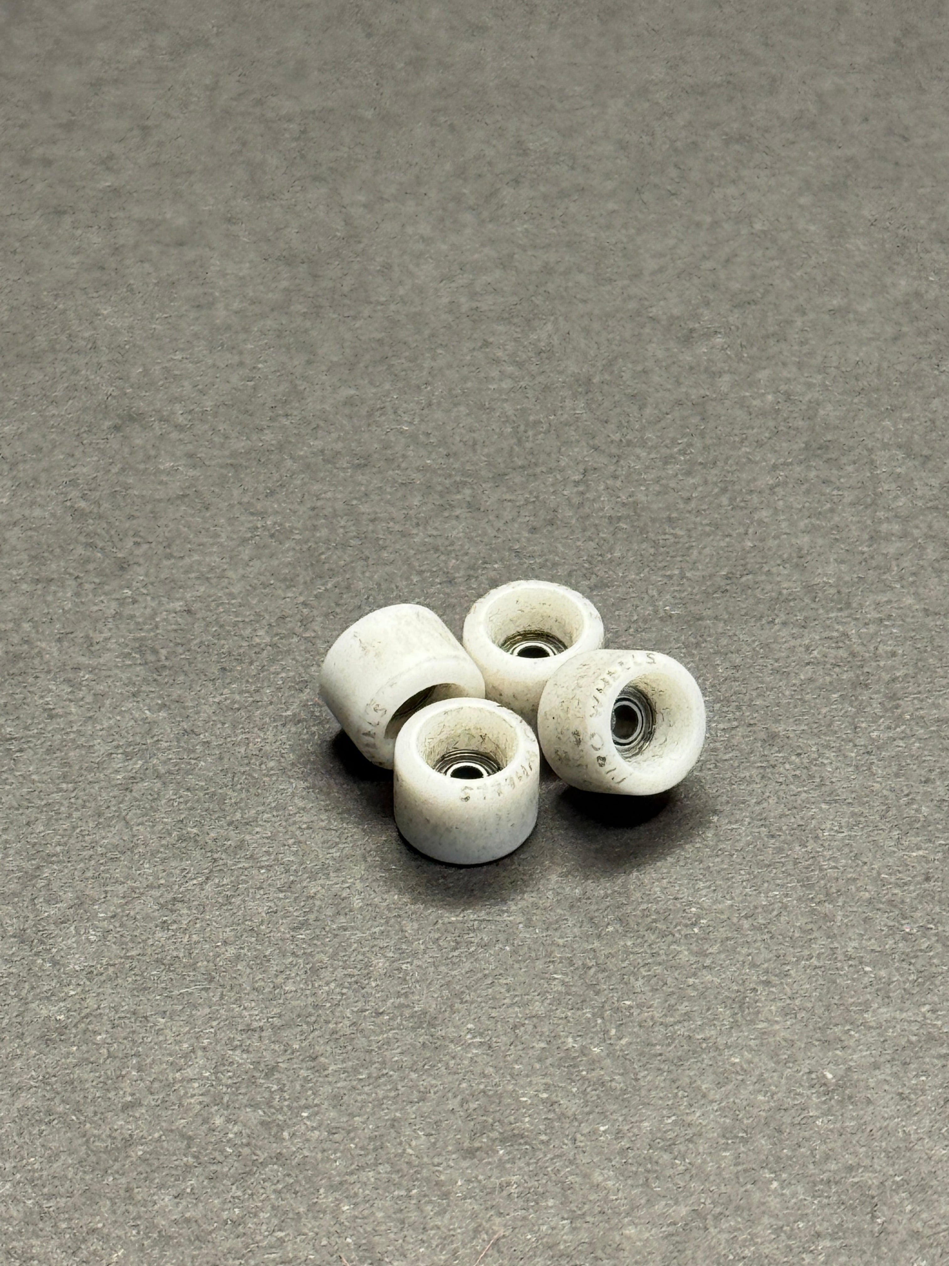 Piro Bowl Mini Yeti White fingerboard wheels
