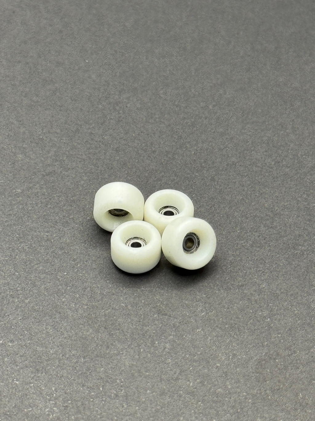 Flatface x Blister G4 White fingerboard wheels