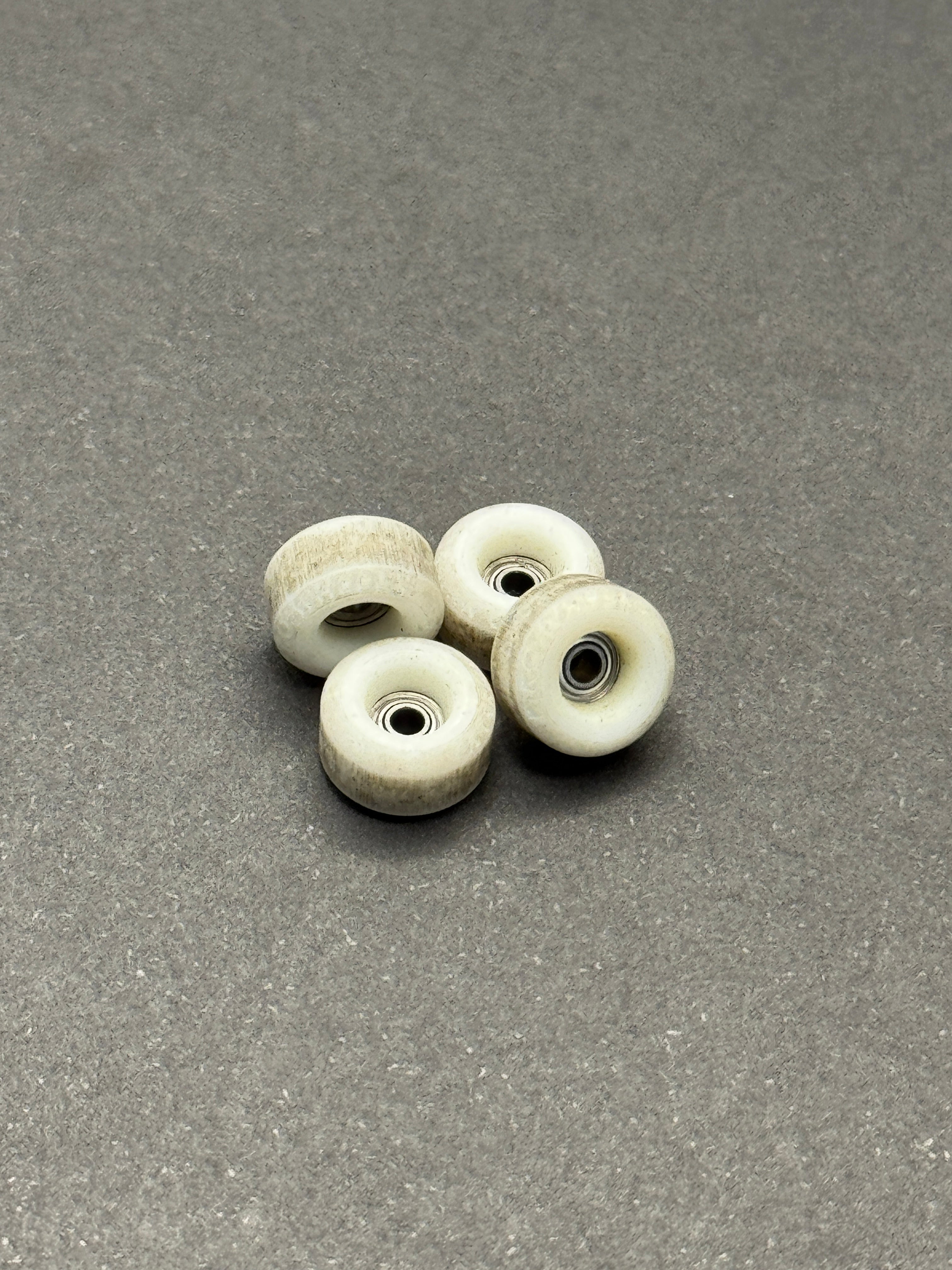 Pico Performance Yeti White fingerboard wheels