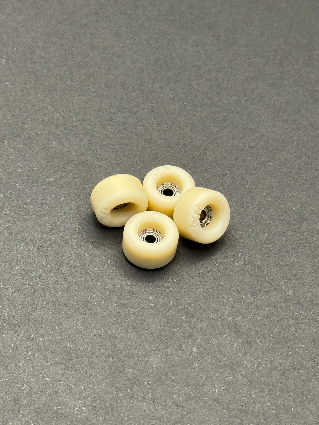 Dudeguy F2 Conical Full Off-White fingerboard wheels