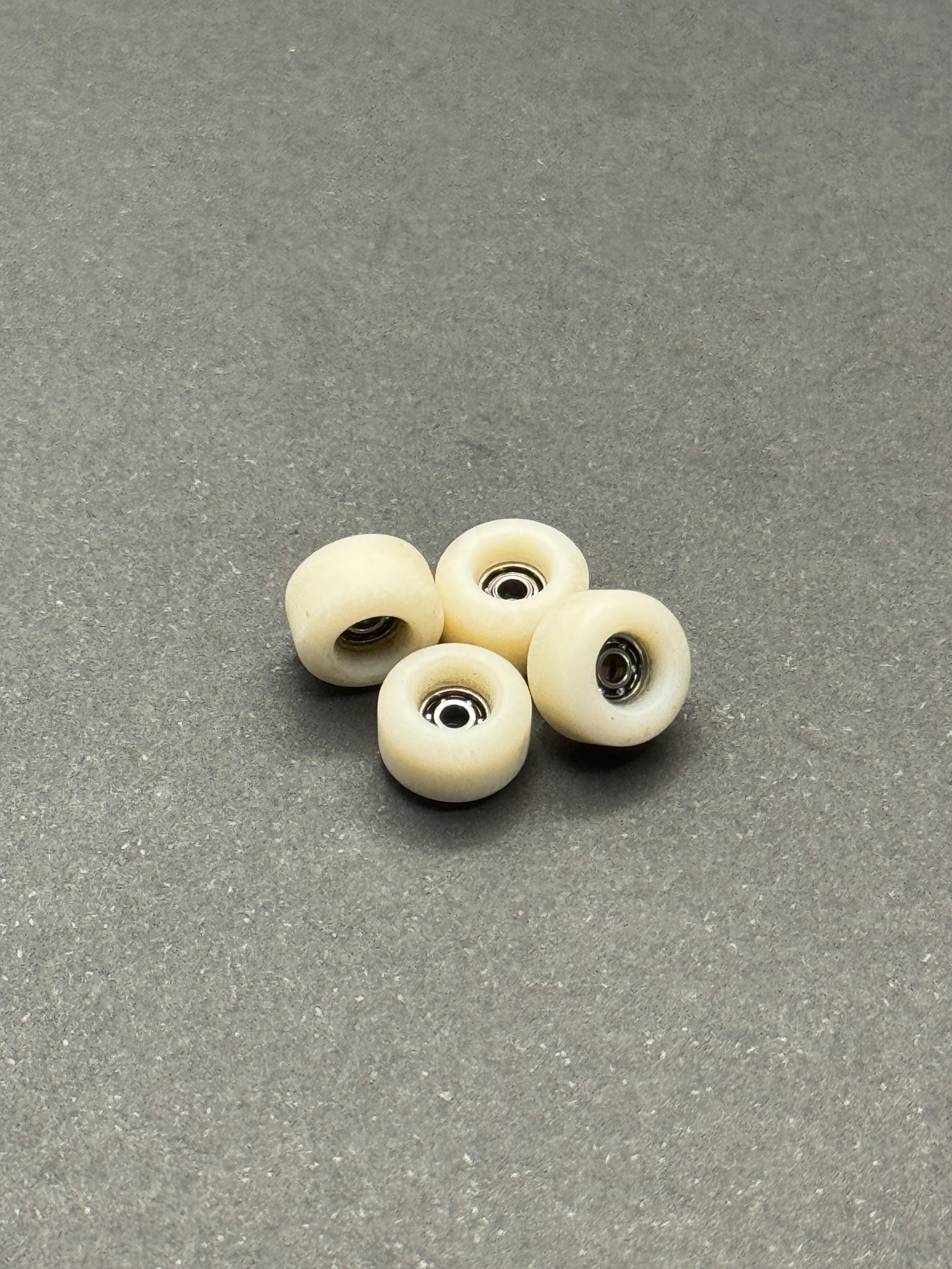 Dudeguy F2 Street White fingerboard wheels