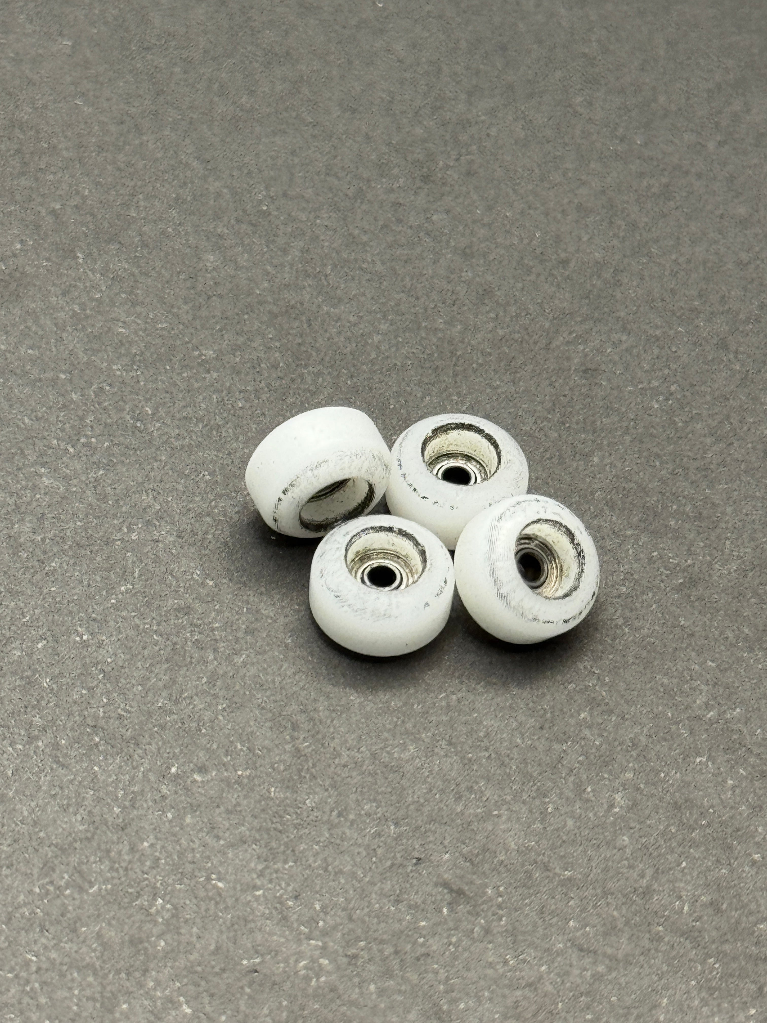 Winkler Wheels Classic White fingerboard wheels