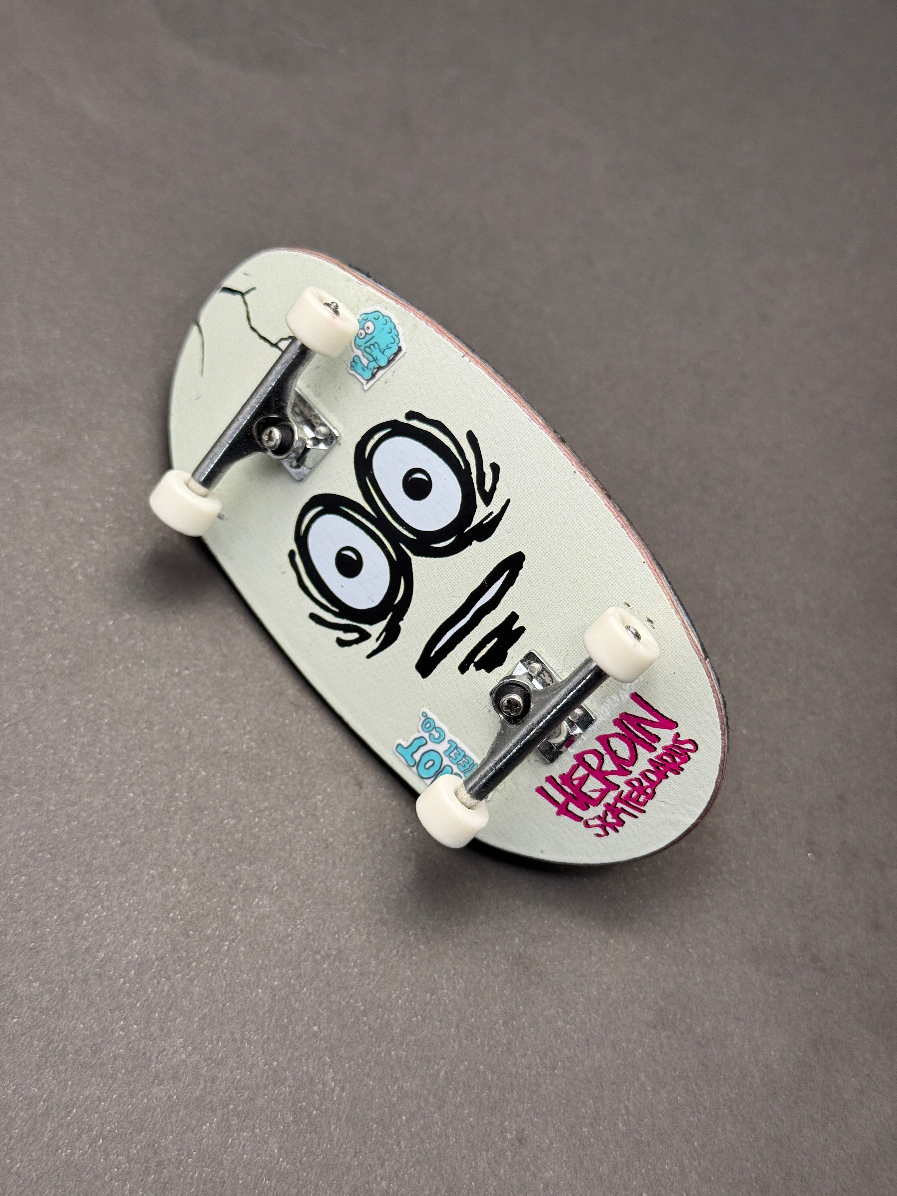 Goo x Heroin 48mm Egg complete fingerboard