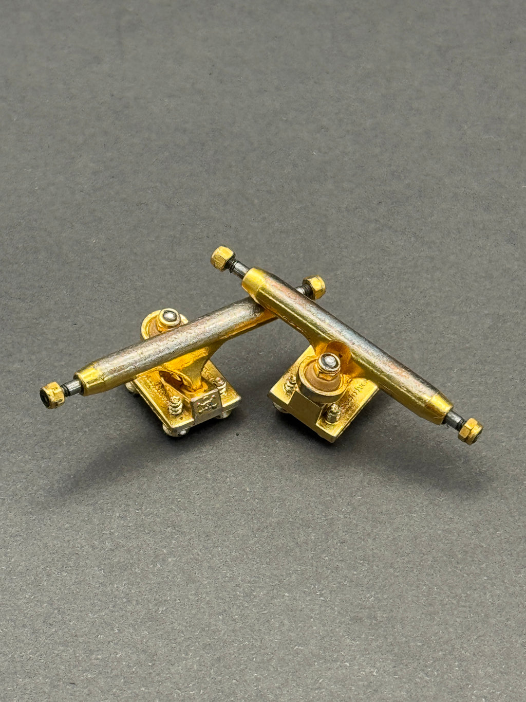 BRT 3.0 34mm Gold trucks – product photo