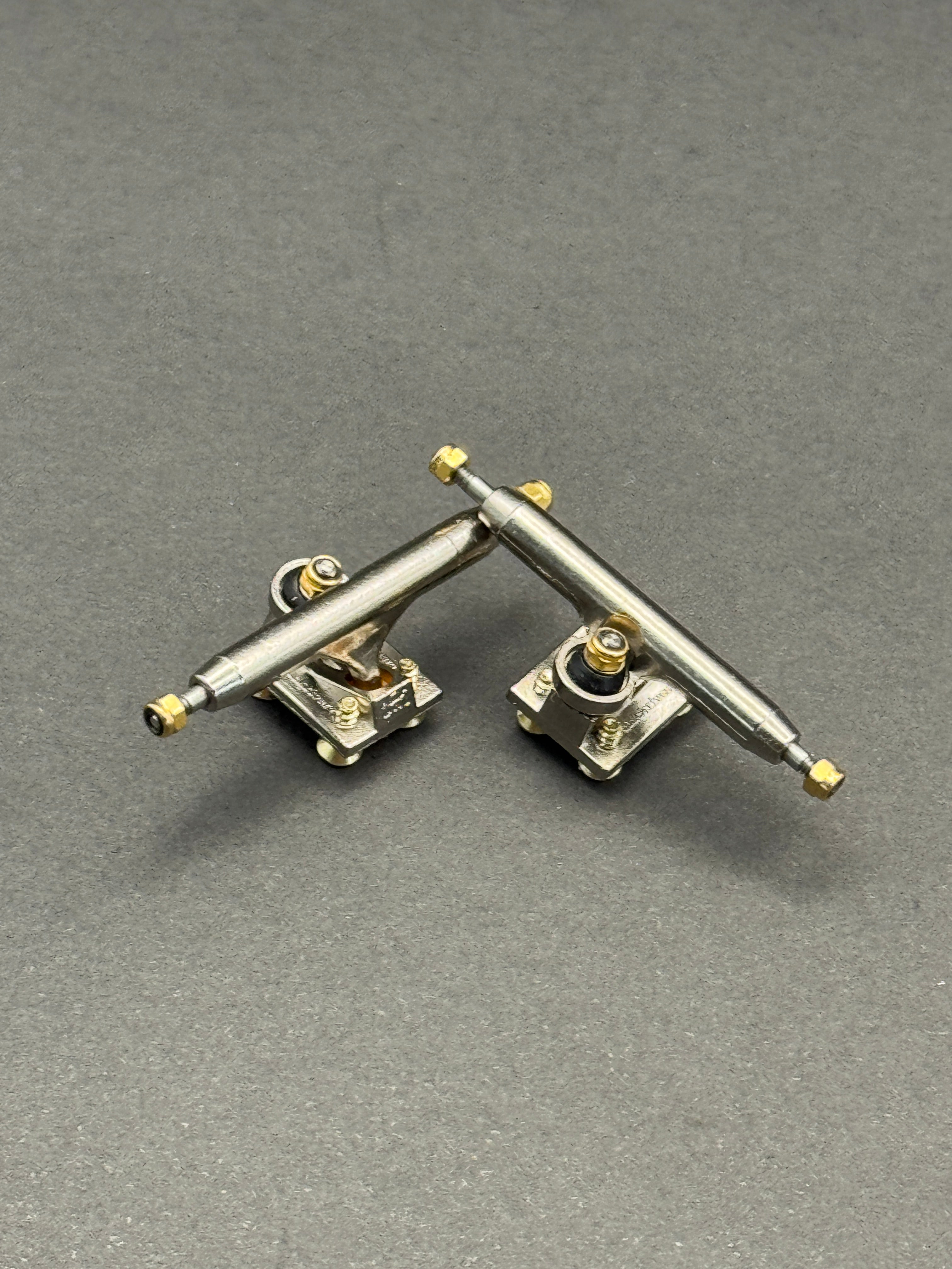 BRT 3.0 34mm Silver trucks – product photo