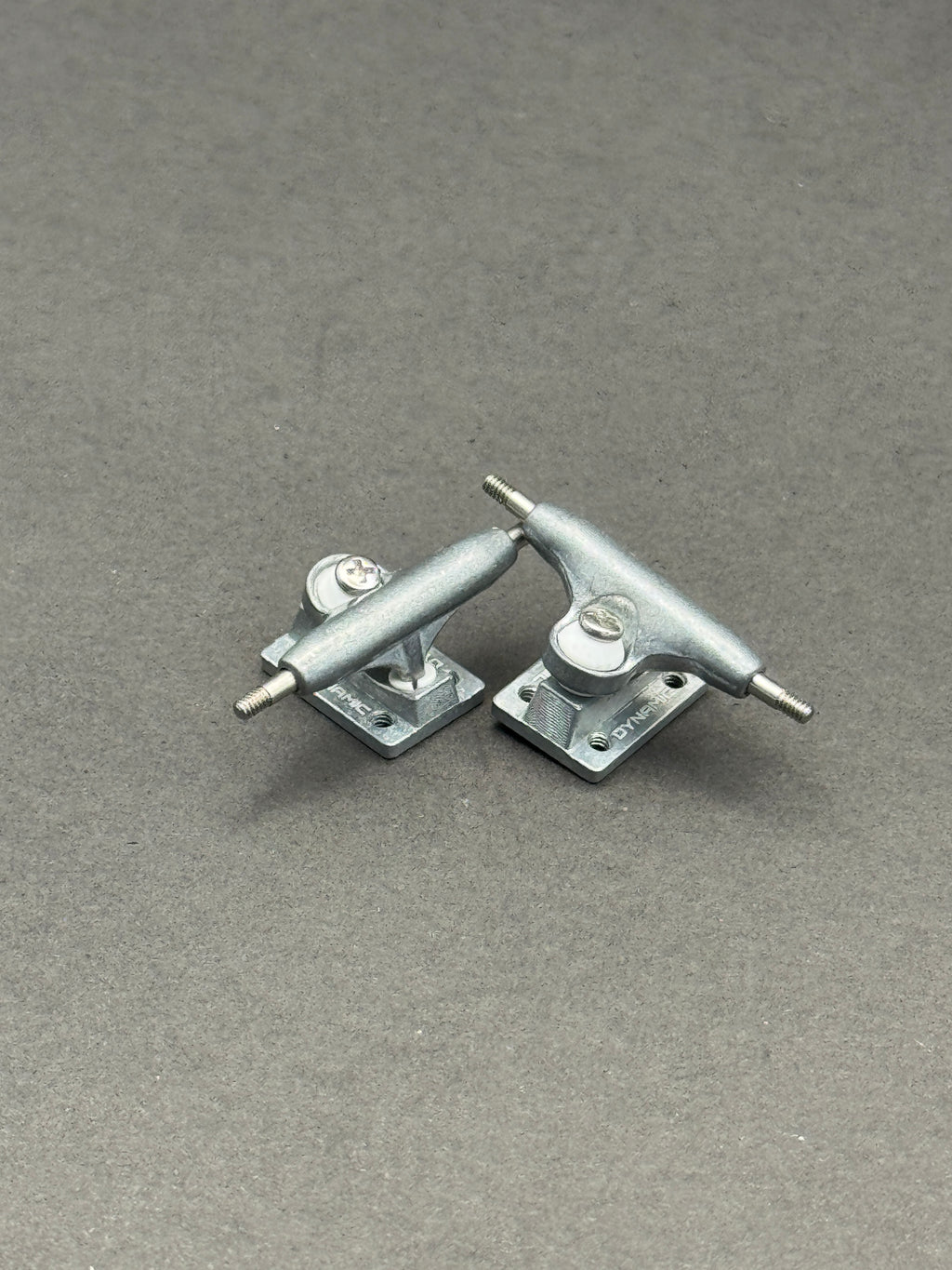 Dynamic 26mm Raw trucks – product photo
