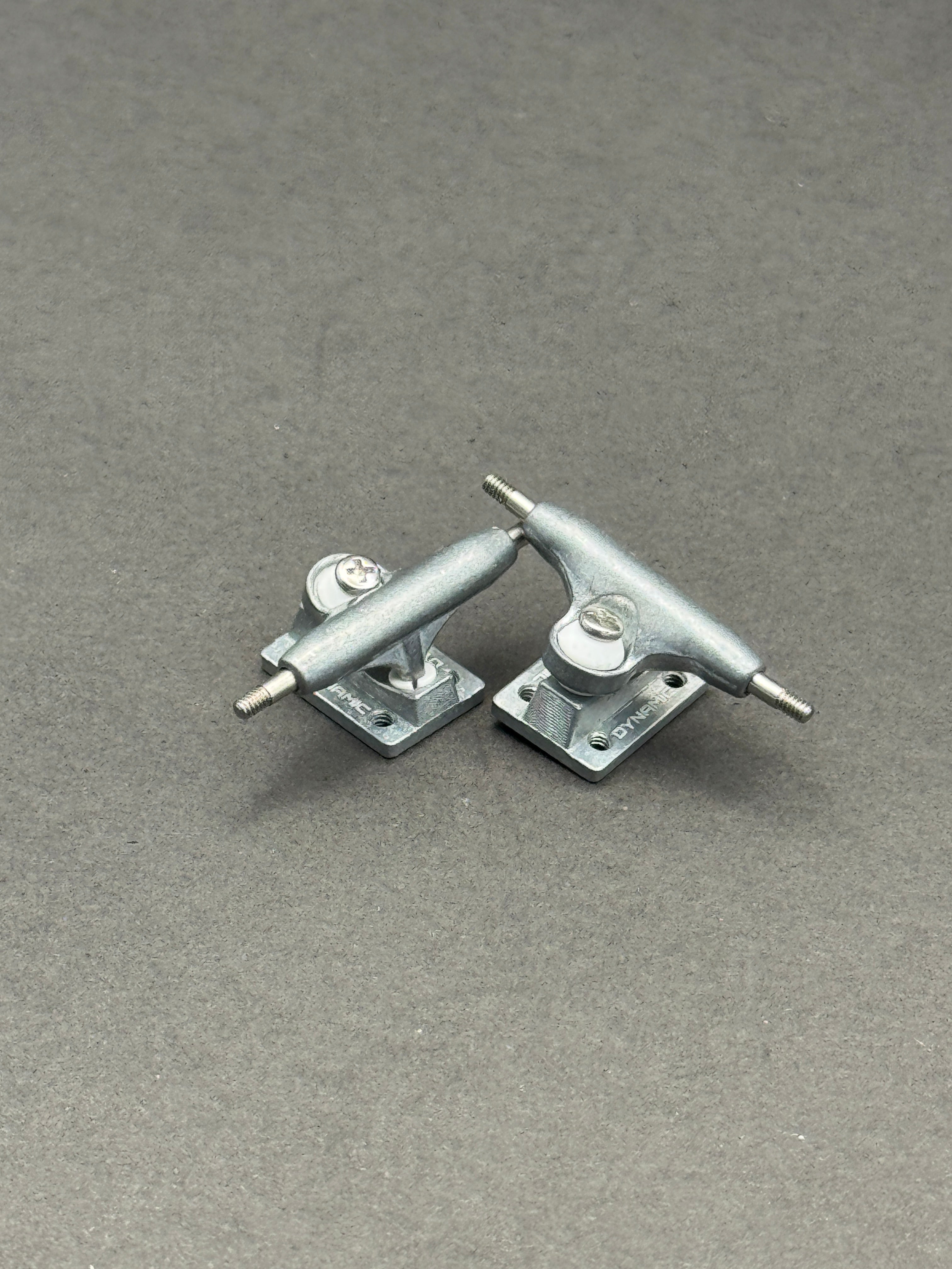 Dynamic 26mm Raw trucks – product photo