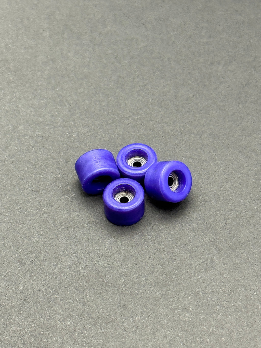 Caramel 7.5mm Purp fingerboard wheels – product shot