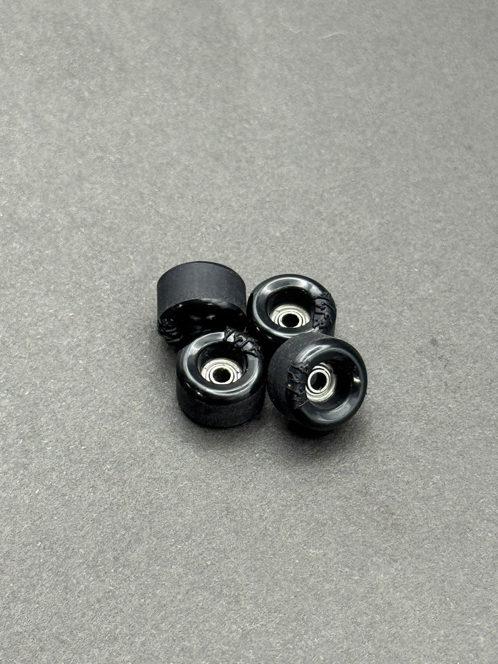 Dudeguy F3 Black fingerboard wheels – product shot
