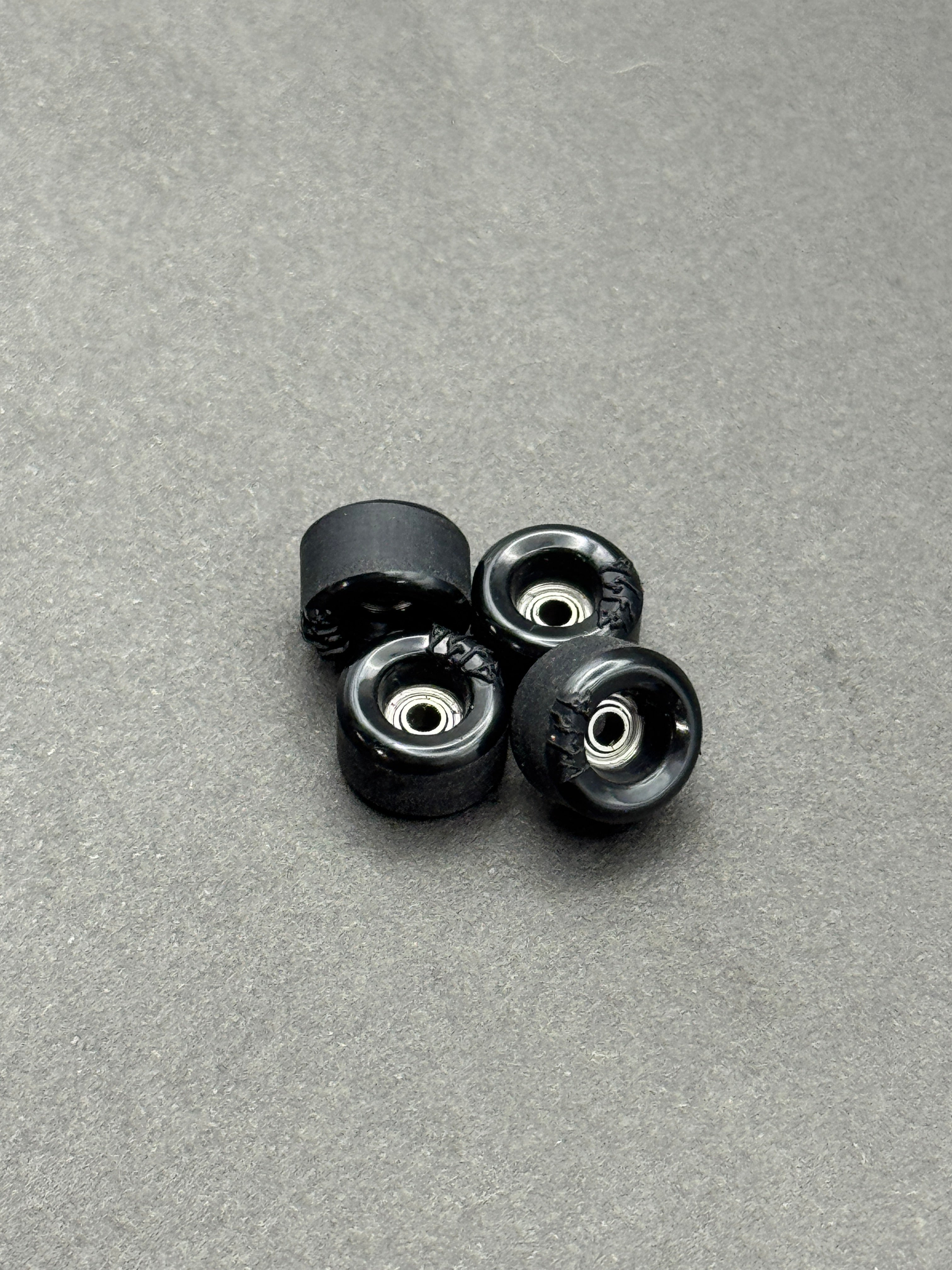 Dudeguy F3 Black fingerboard wheels – product shot