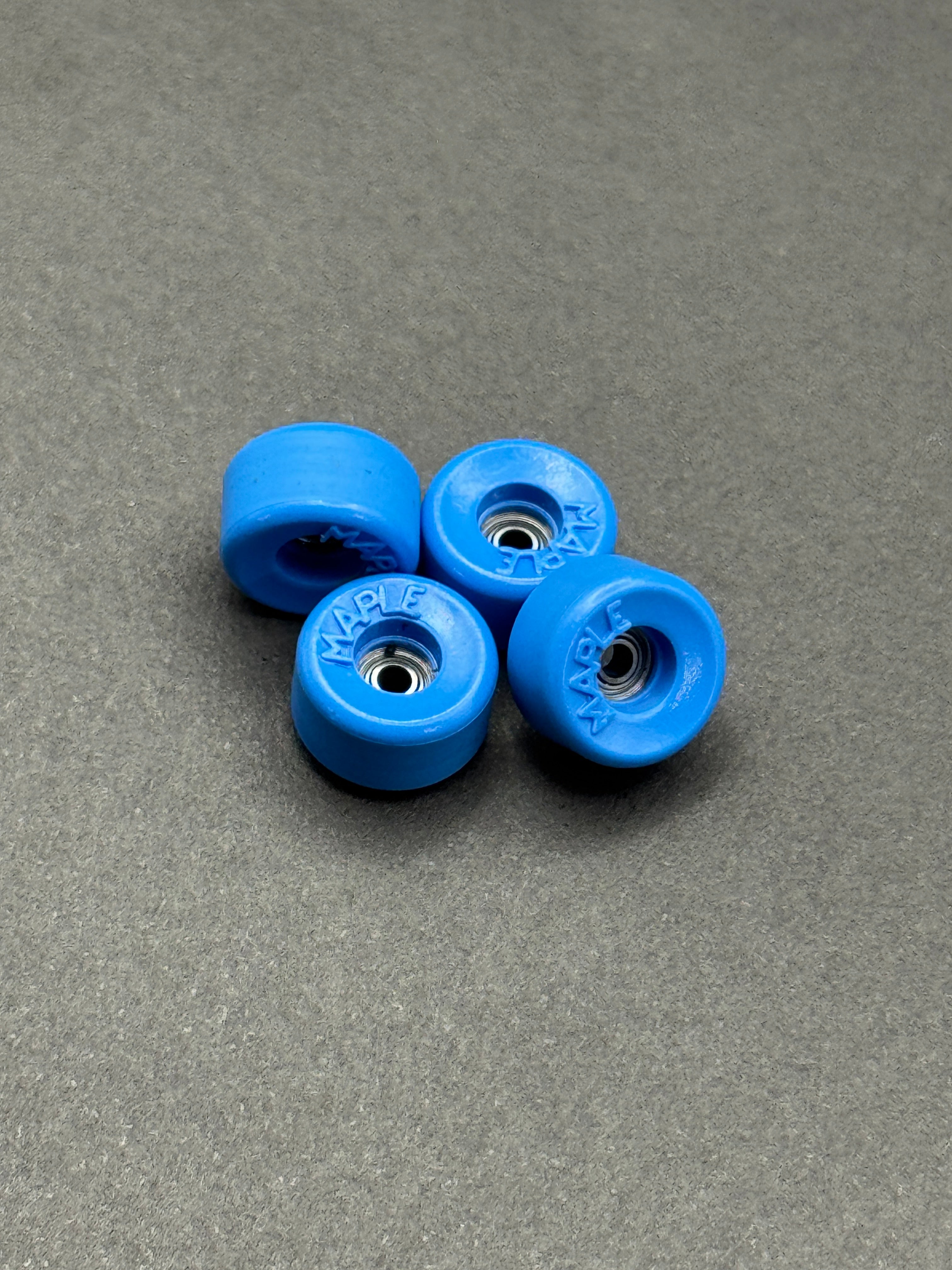 Maple Wheels Big Bowl Blue fingerboard wheels – product shot
