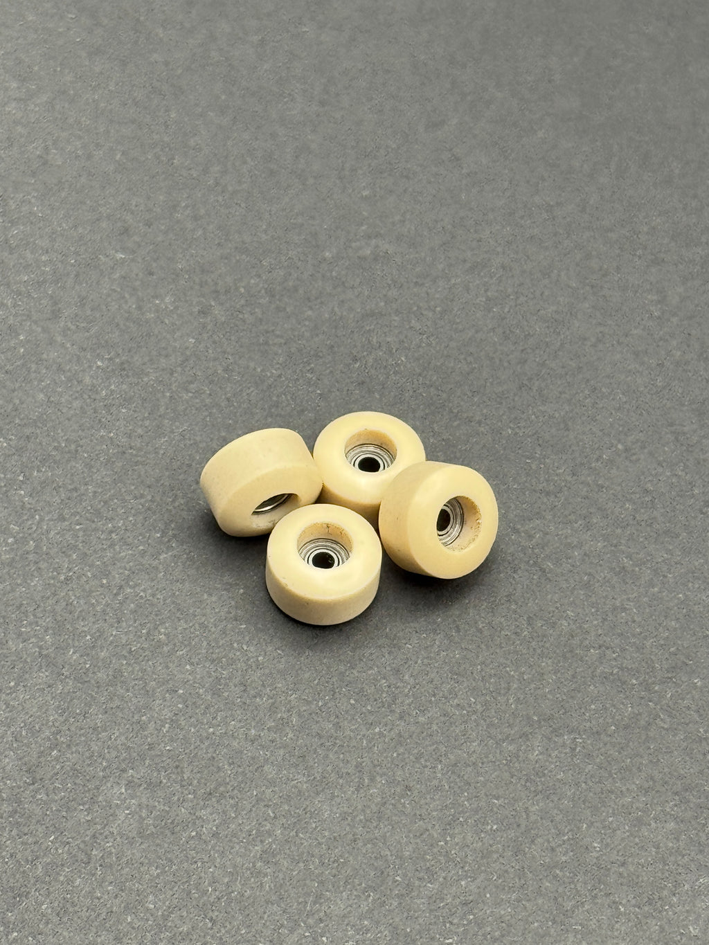 Lab Wheels Legacy-R Rare White fingerboard wheels – product shot