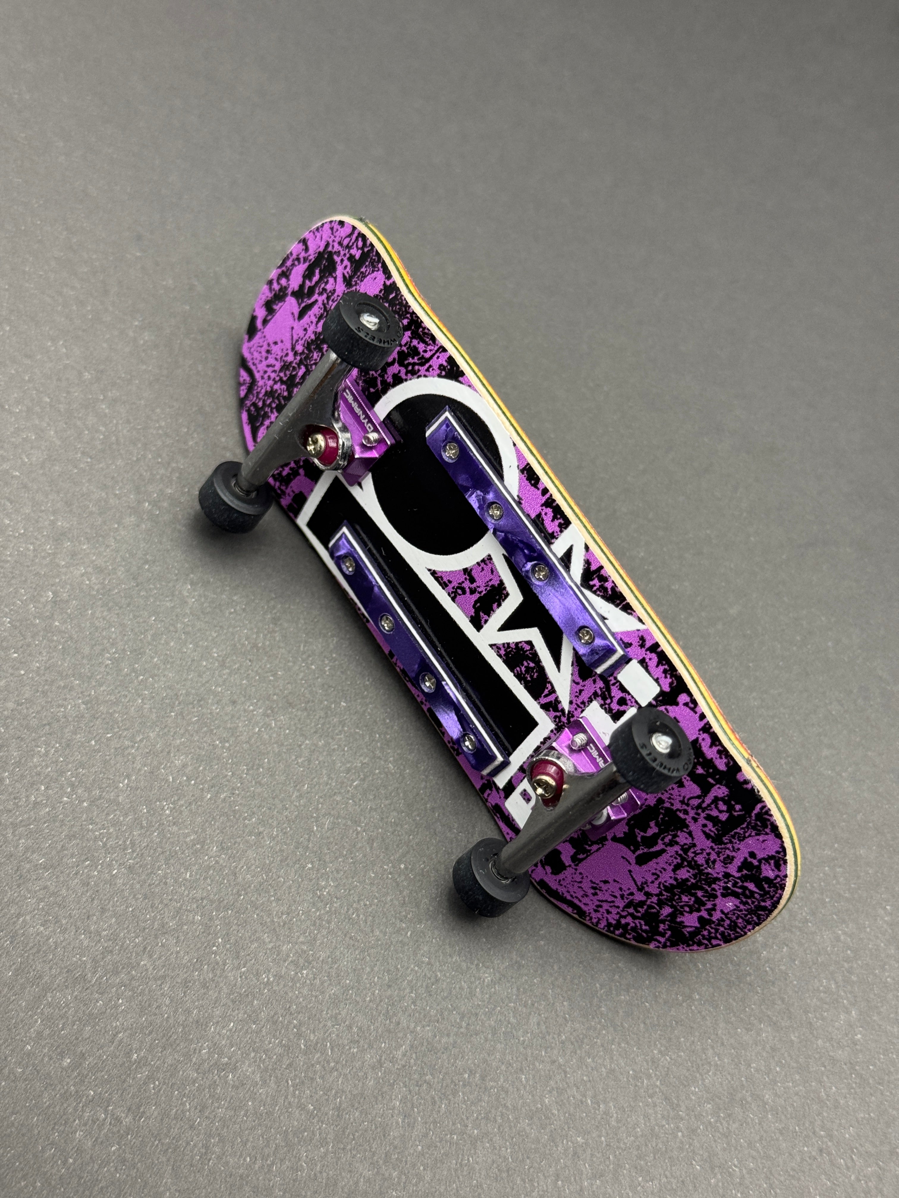 Pole Decks P2 34mm complete fingerboard – product shot