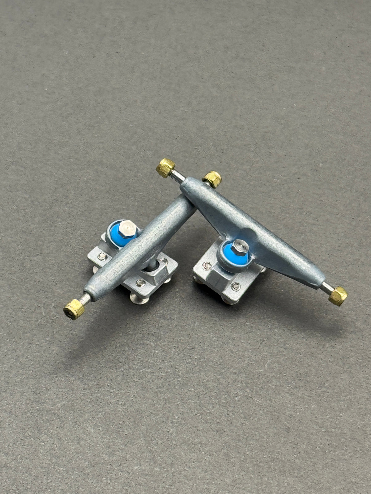 Deli T1 34mm Blasted trucks with inspection card