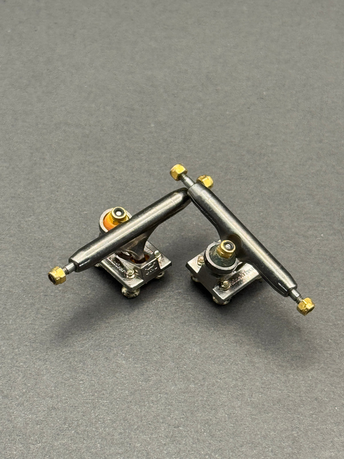 BRT 3.0 32mm Black Silver trucks with inspection card