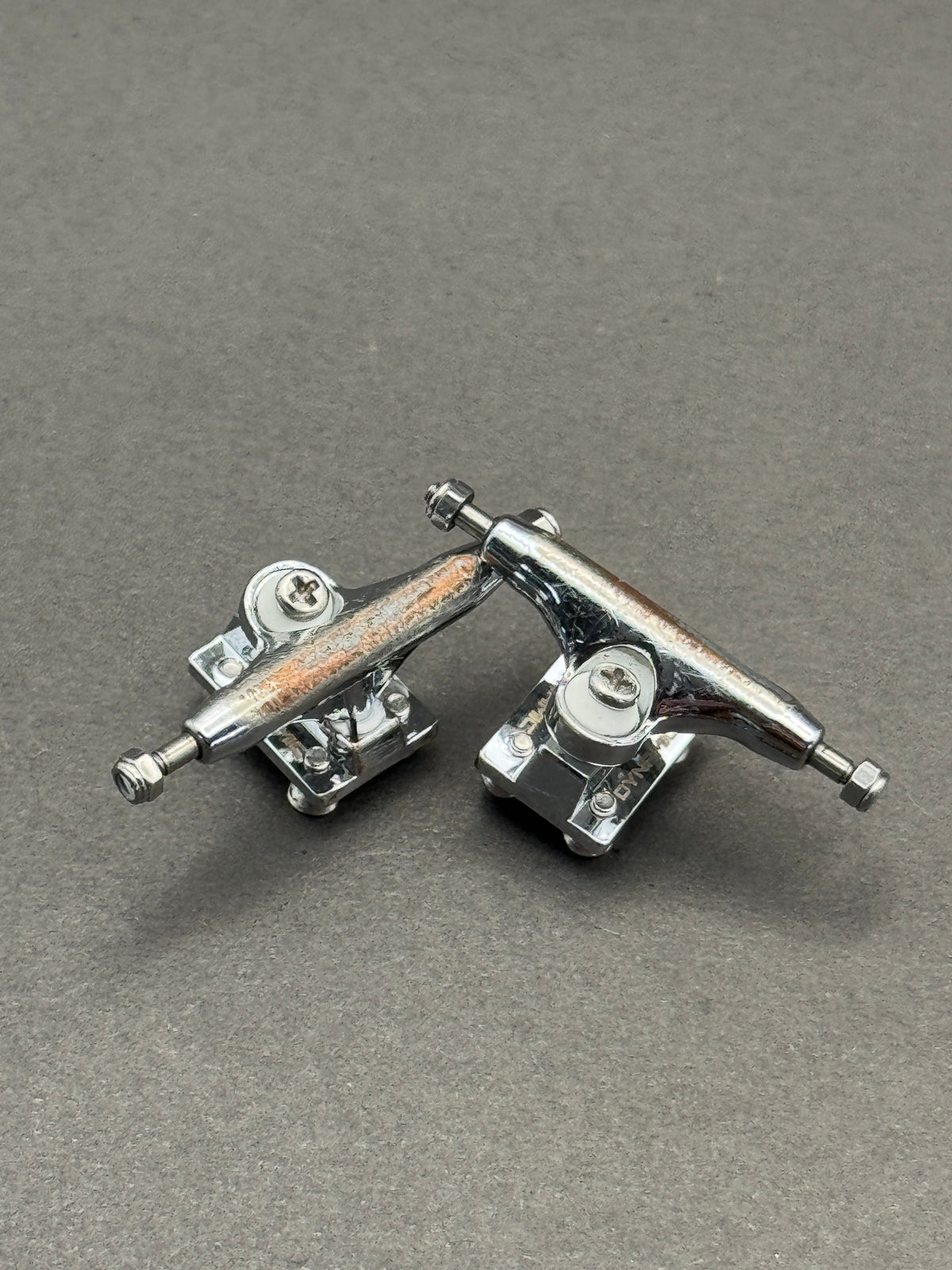 Dynamic 29mm Chrome trucks with inspection card