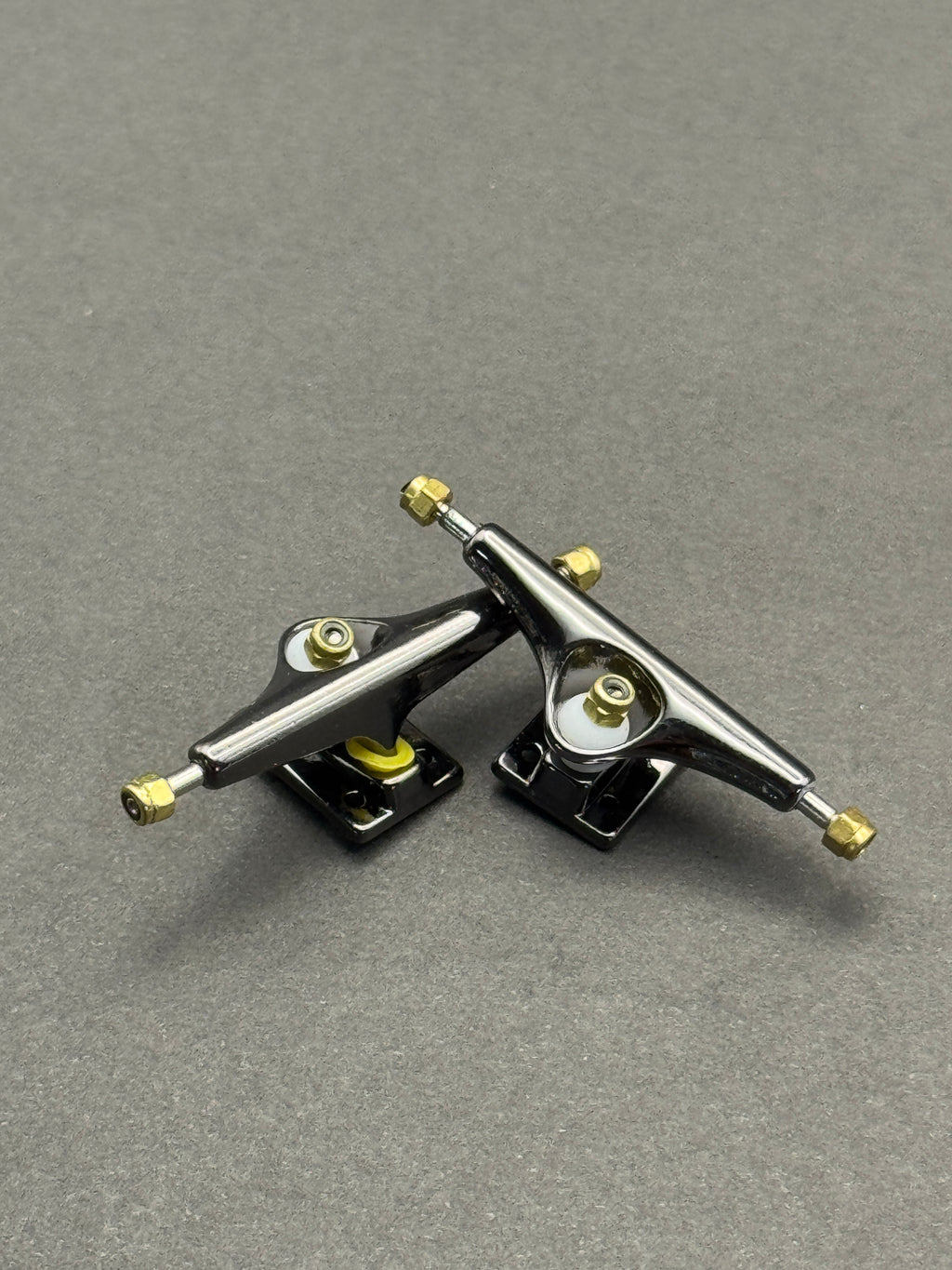 SC SB Reps 34mm Black trucks with inspection card