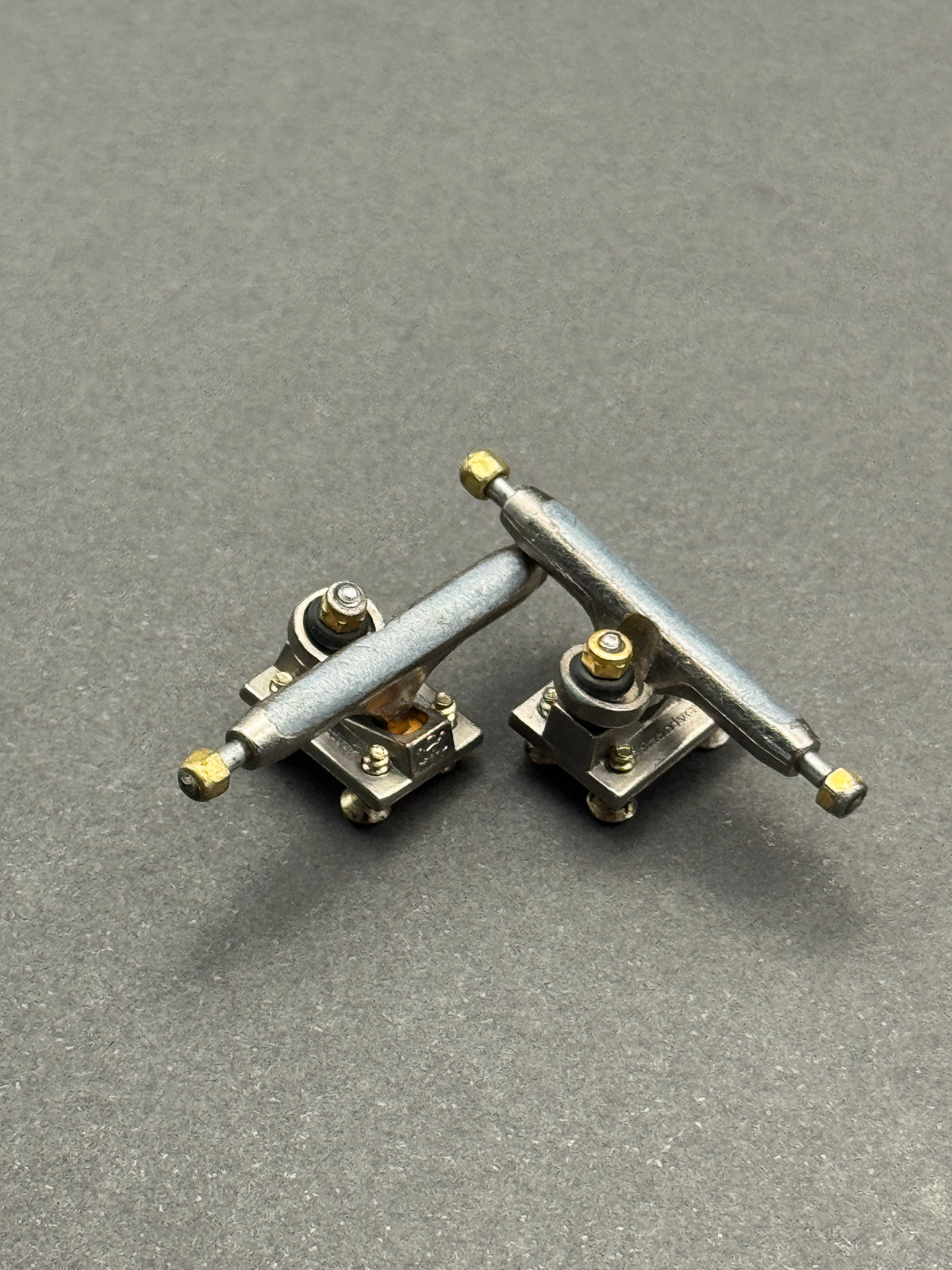 BRT 3.0 32mm Silver trucks with inspection card