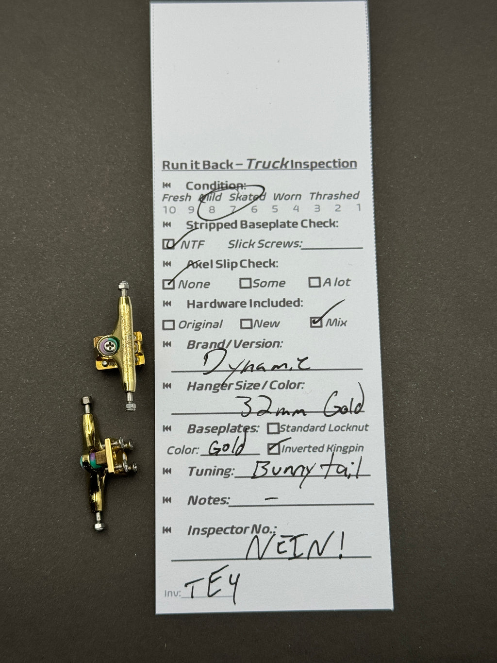 Dynamic 32mm Gold fingerboard trucks