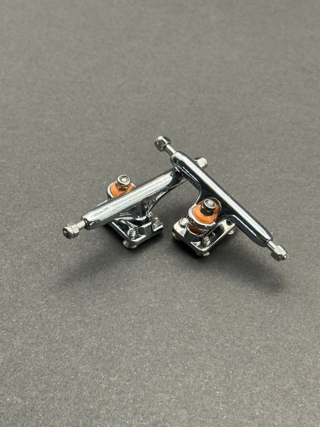 Xoana 33mm Silver trucks with inspection card