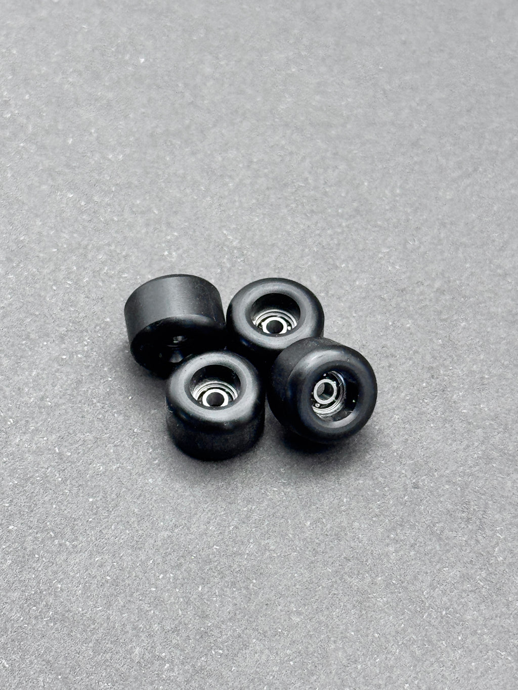 Daytona XL-8.5mm Black fingerboard wheels