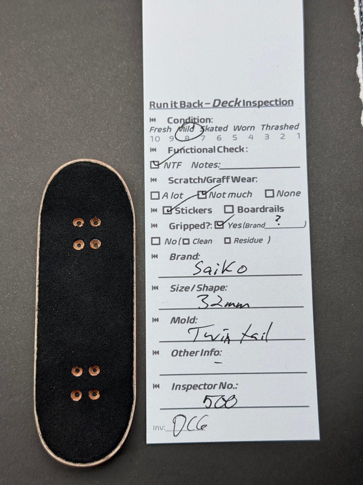 Saiko 32mm Twin Tail inspection card and deck