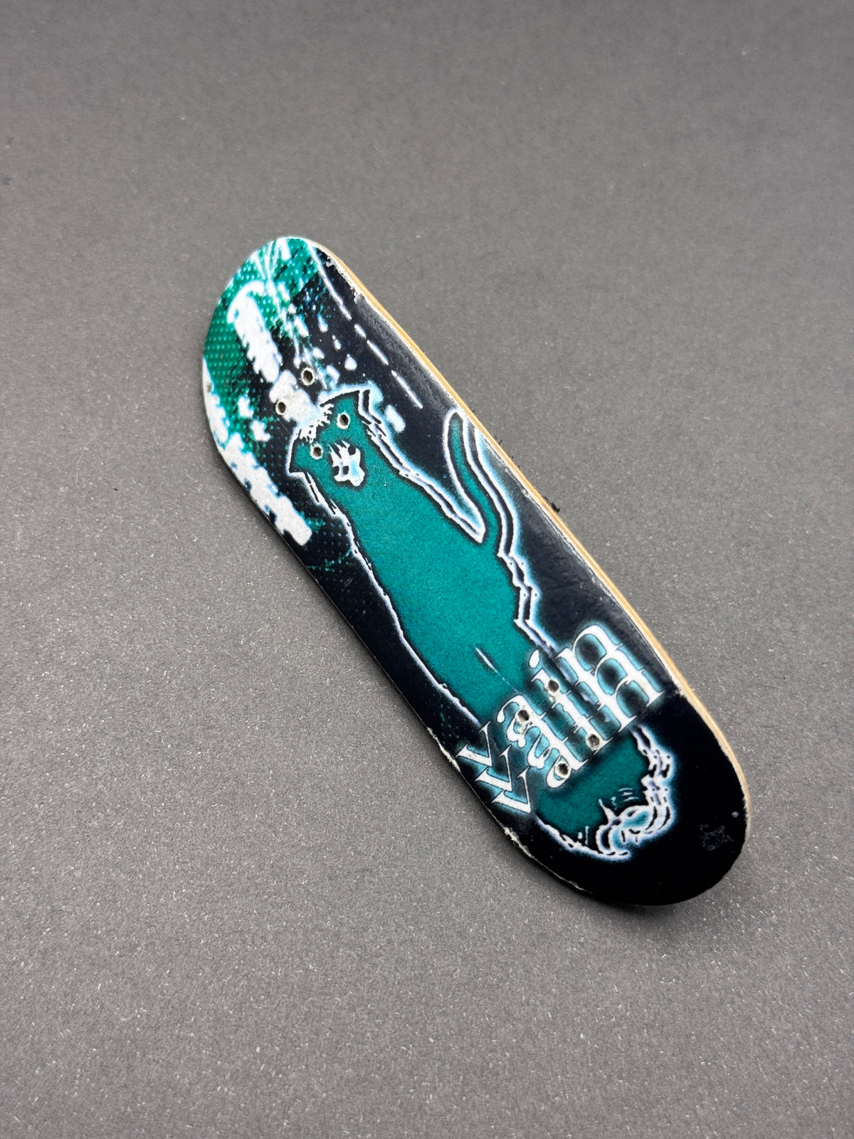 Vain 36mm Middle Ground fingerboard deck