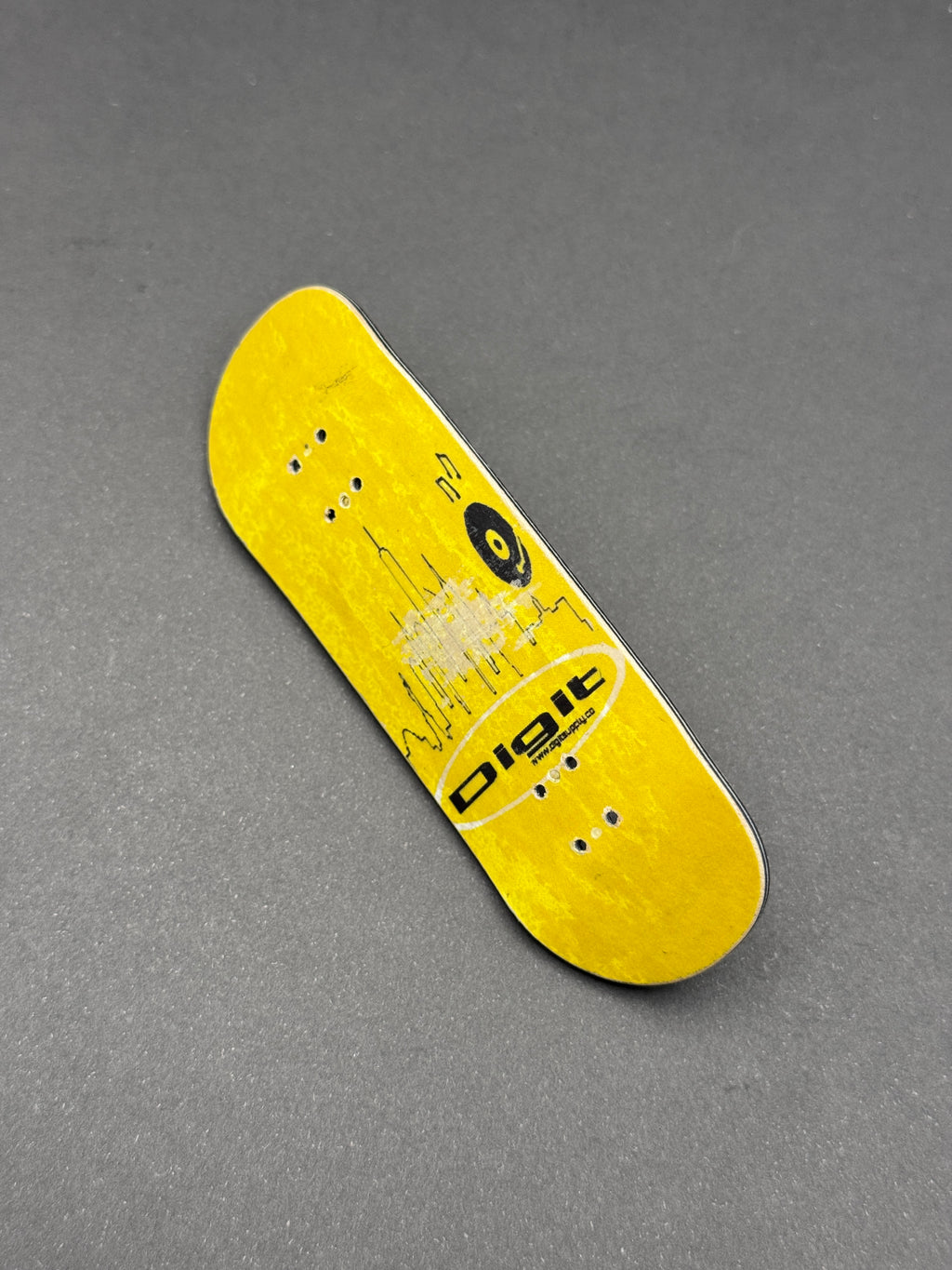 Digit 32mm C/Y fingerboard deck