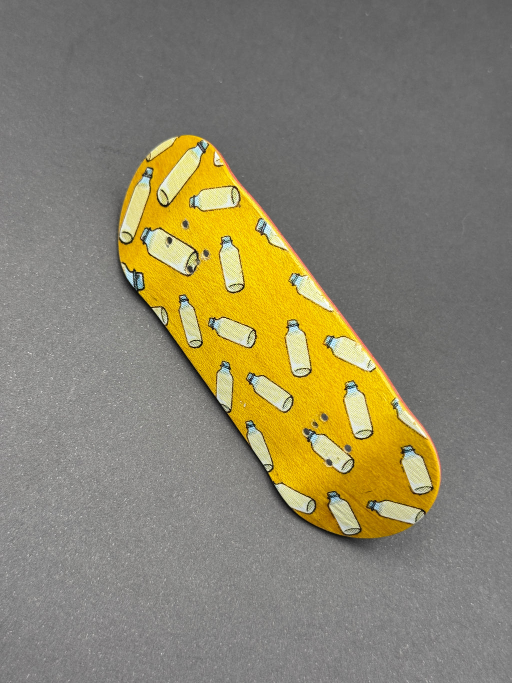 Milk 35mm Egg Whole fingerboard deck
