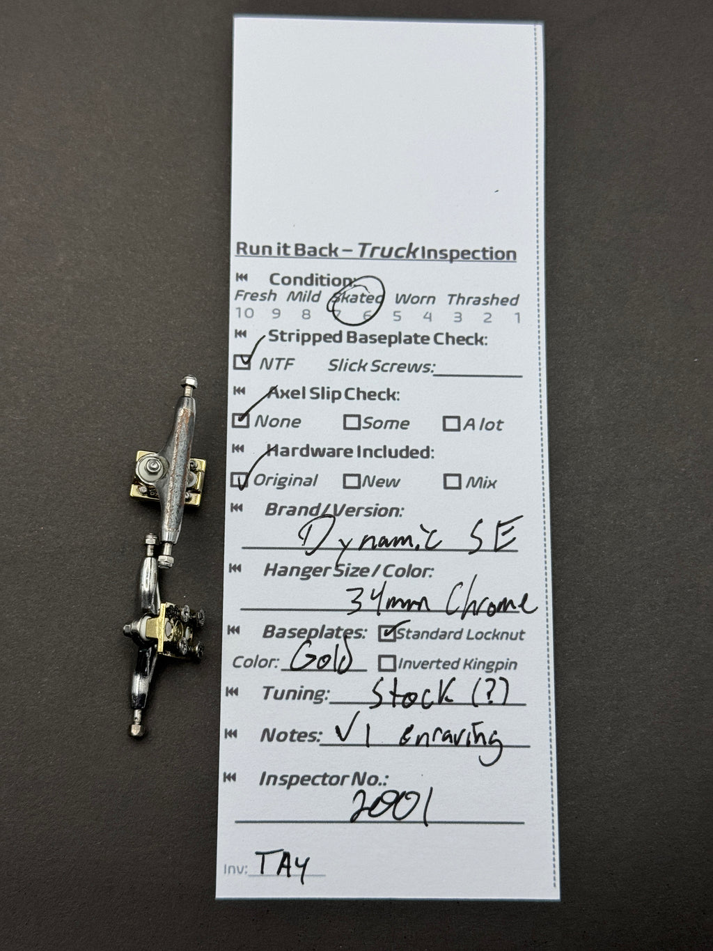 Dynamic SE 34mm chrome and gold trucks inspection card
