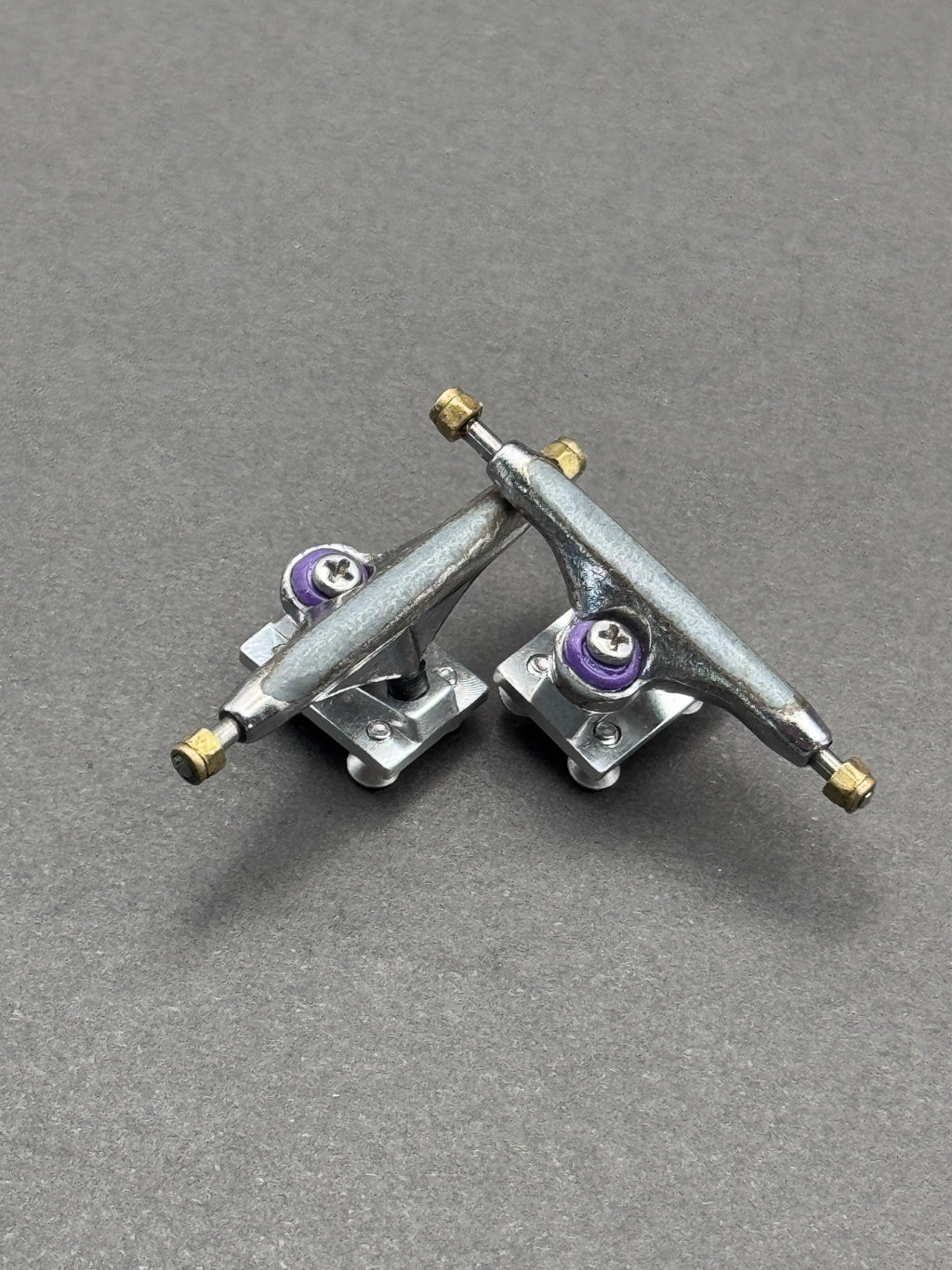 Dynamic 34mm chrome trucks inspection card