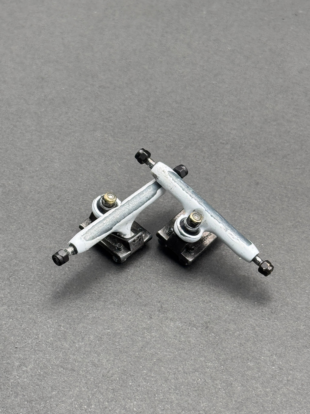 BRT 3.0 34mm White / Black trucks