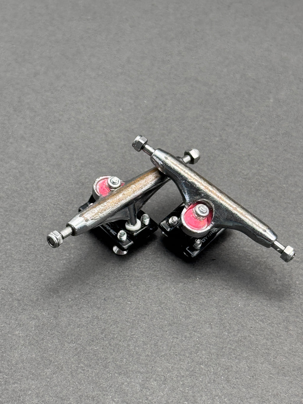 Vanti SE 34mm Chrome / Black trucks