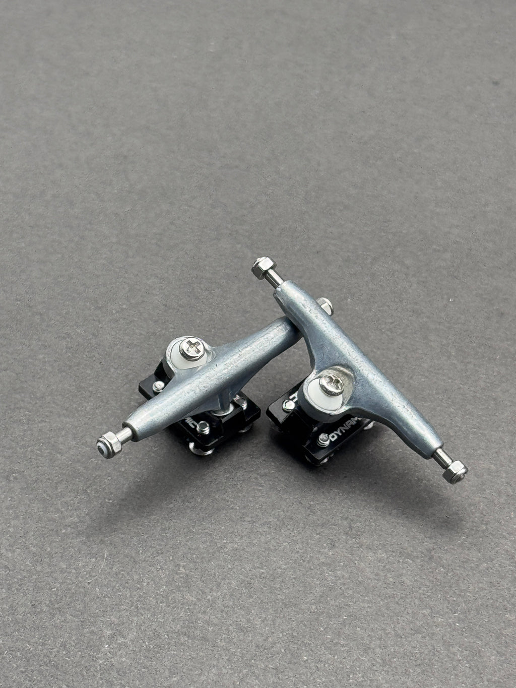 Dynamic 34mm Raw / Black trucks