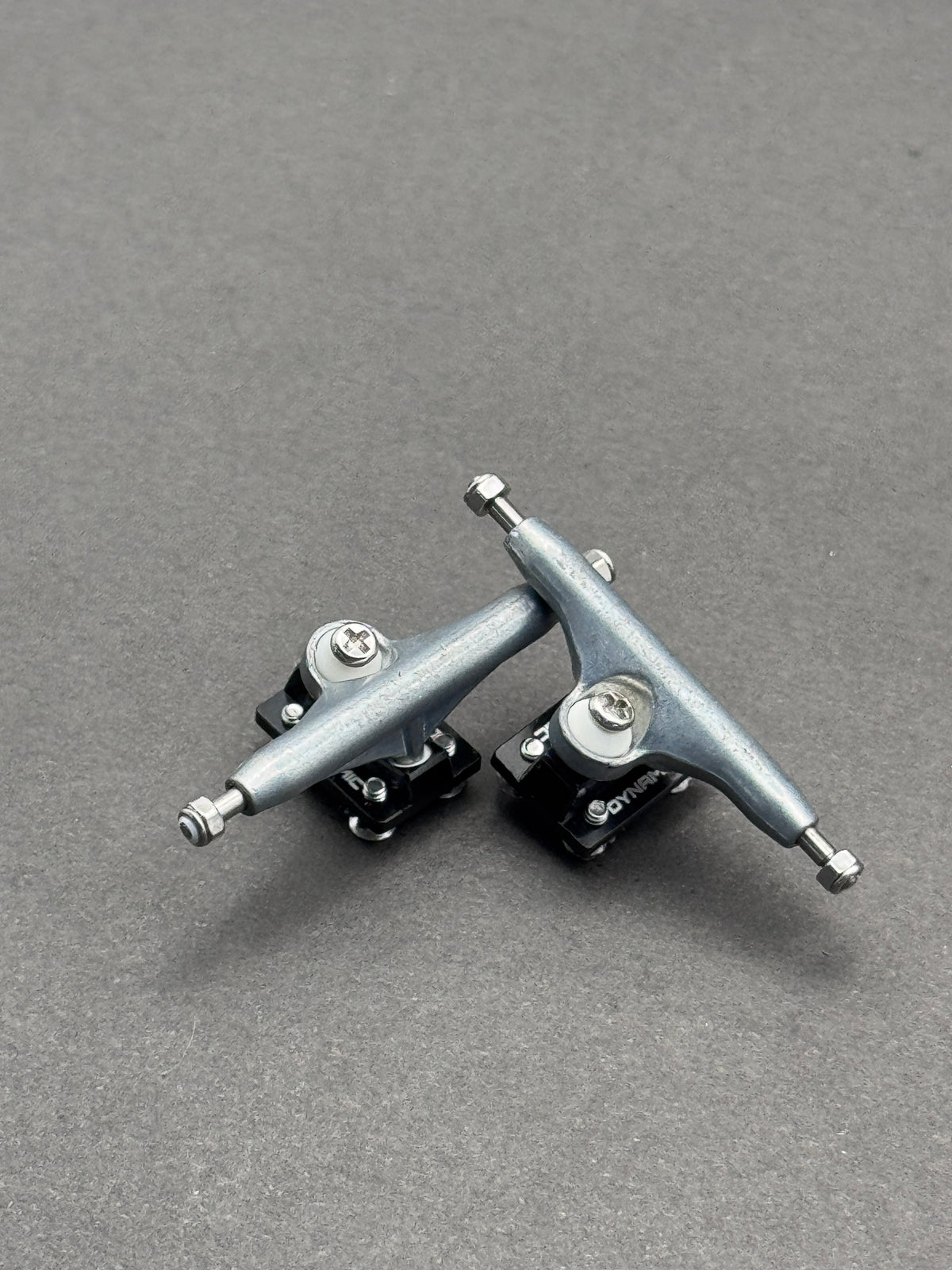 Dynamic 34mm Raw / Black trucks