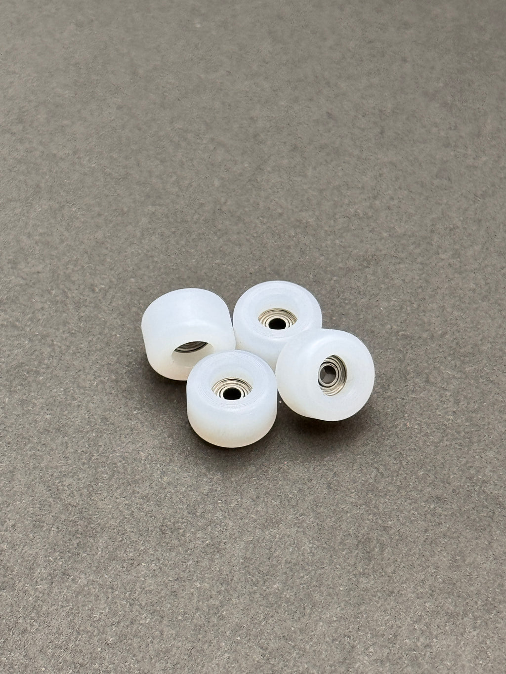 FlatFace C4 White wheels