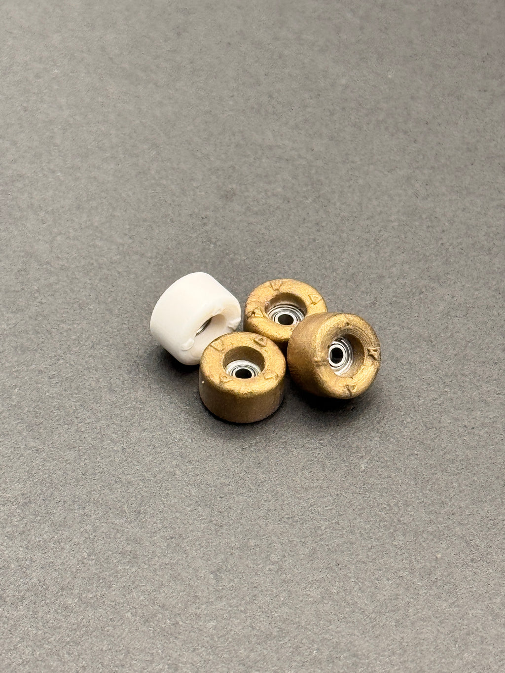 Pipsqueak F2 Conical Bronze White Fade wheels